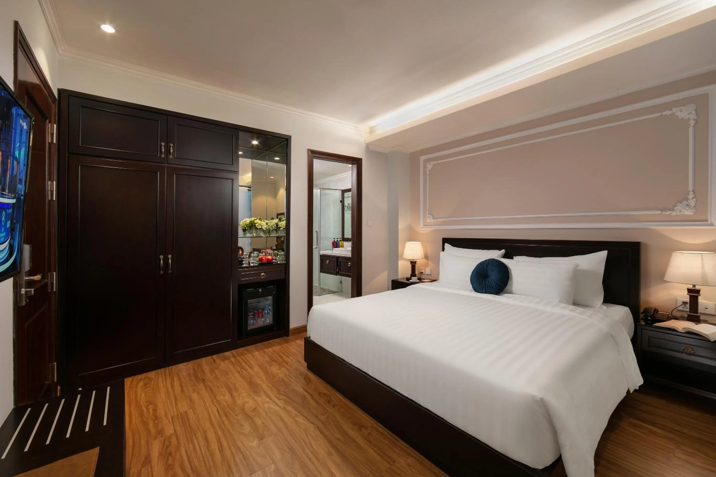 Bed in Hotel De La Seine