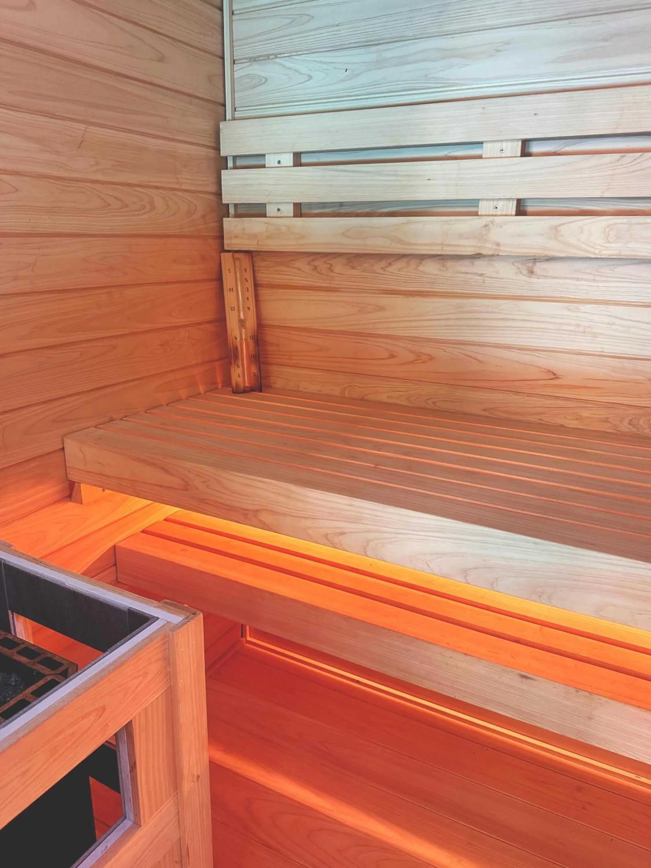 Sauna in カサブランカプールハウス鎌倉 - Casablanca Pool House Kamakura Seaside Luxury Villa with Heated Pool & Sauna