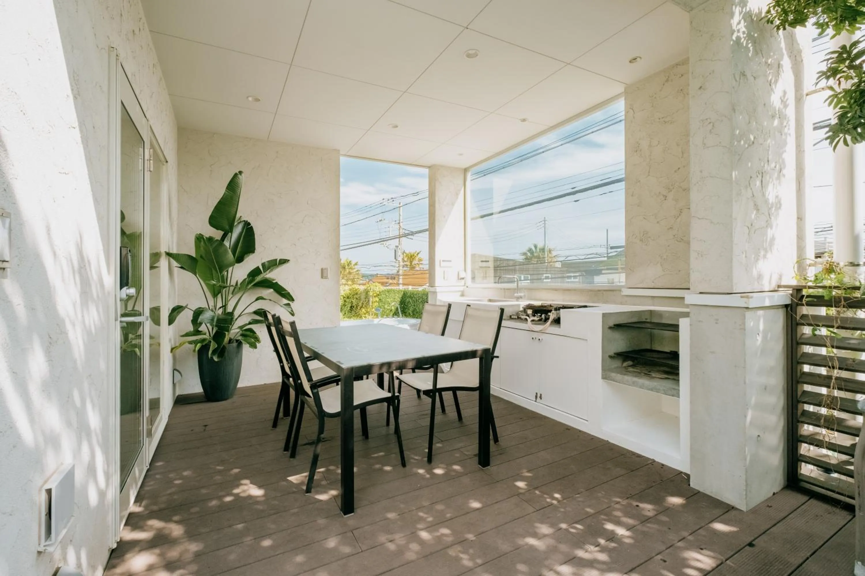 Day in カサブランカプールハウス鎌倉 - Casablanca Pool House Kamakura Seaside Luxury Villa with Heated Pool & Sauna