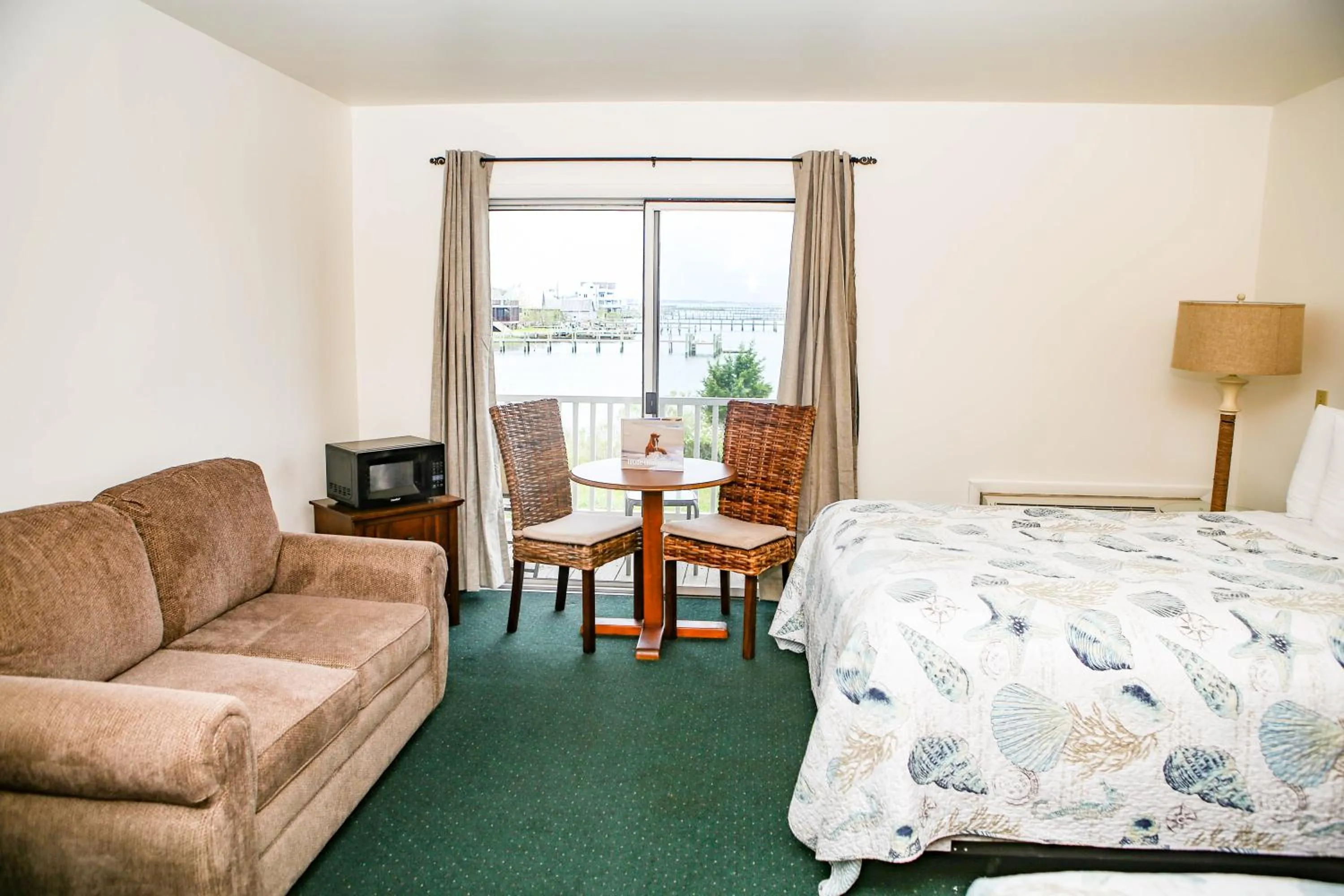 Bed in Waterside Inn