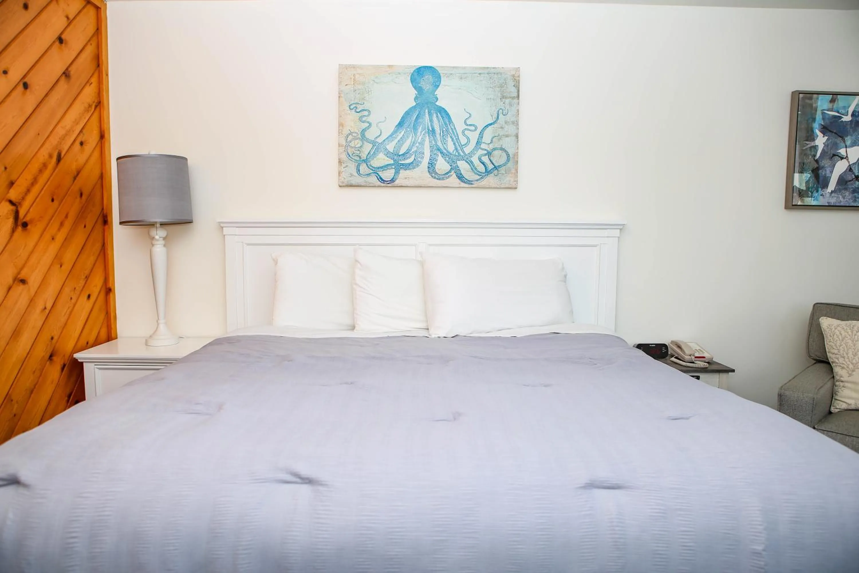 Bed in Waterside Inn