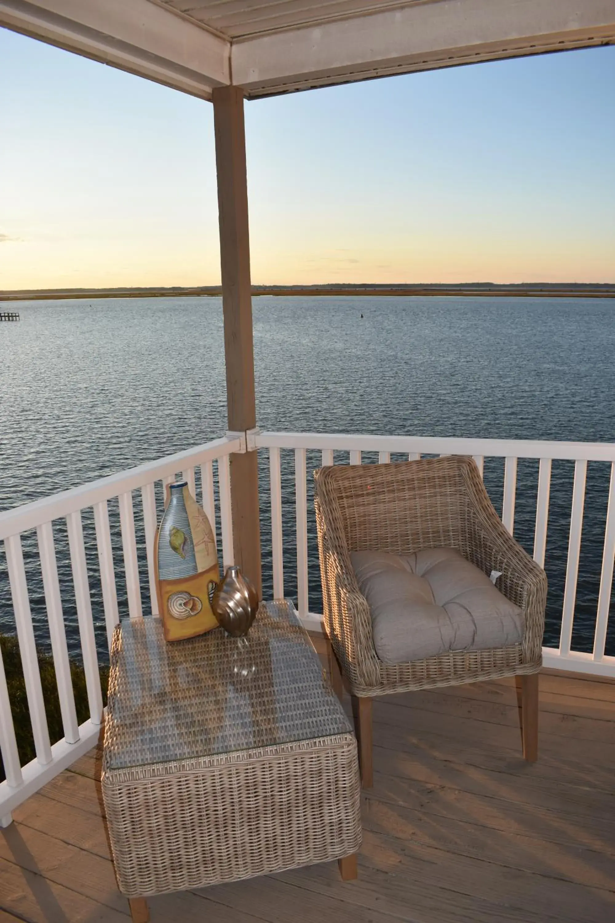 Property building in Waterside Inn Property building in Waterside Inn