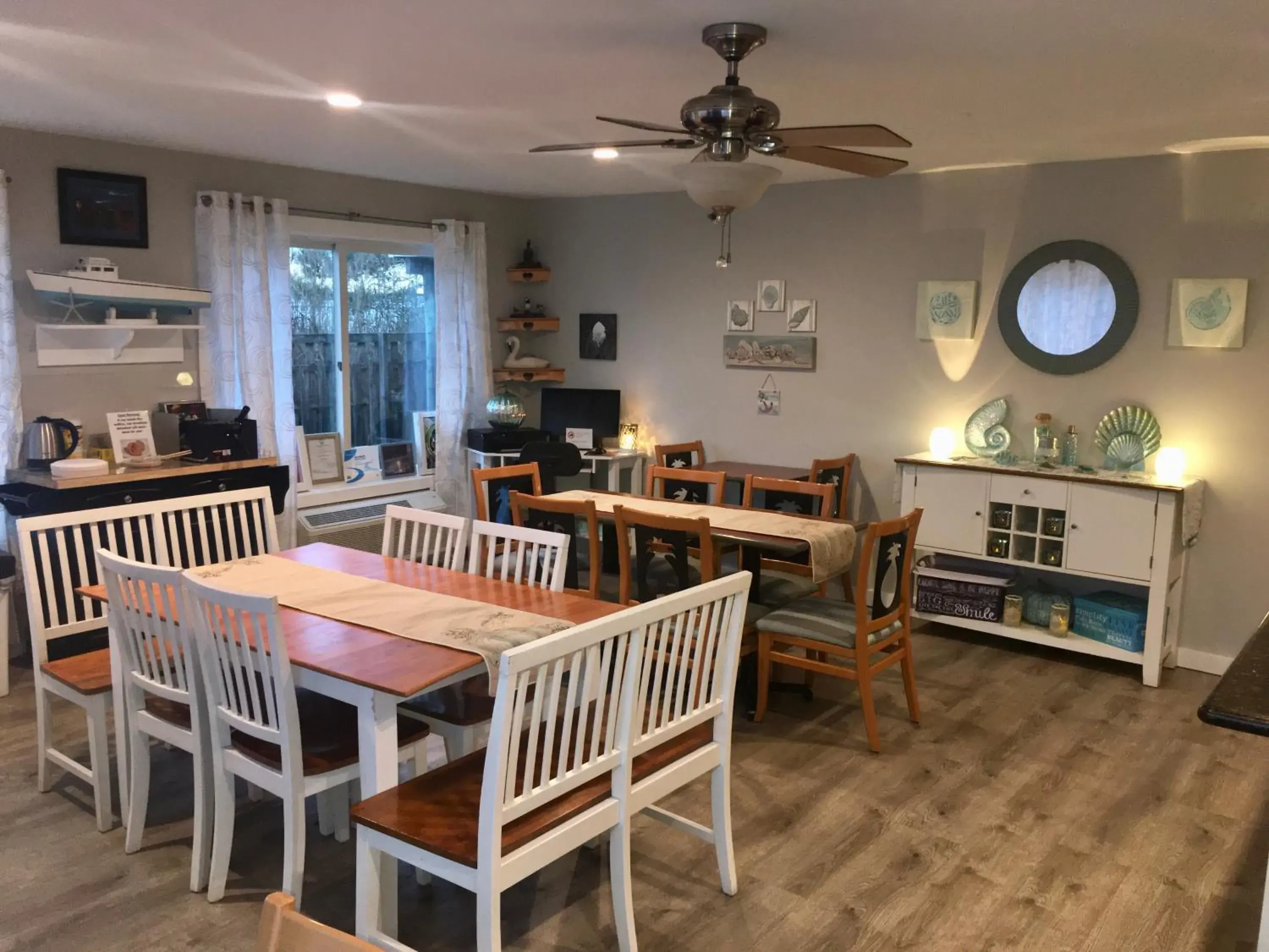 Breakfast in Waterside Inn Breakfast in Waterside Inn