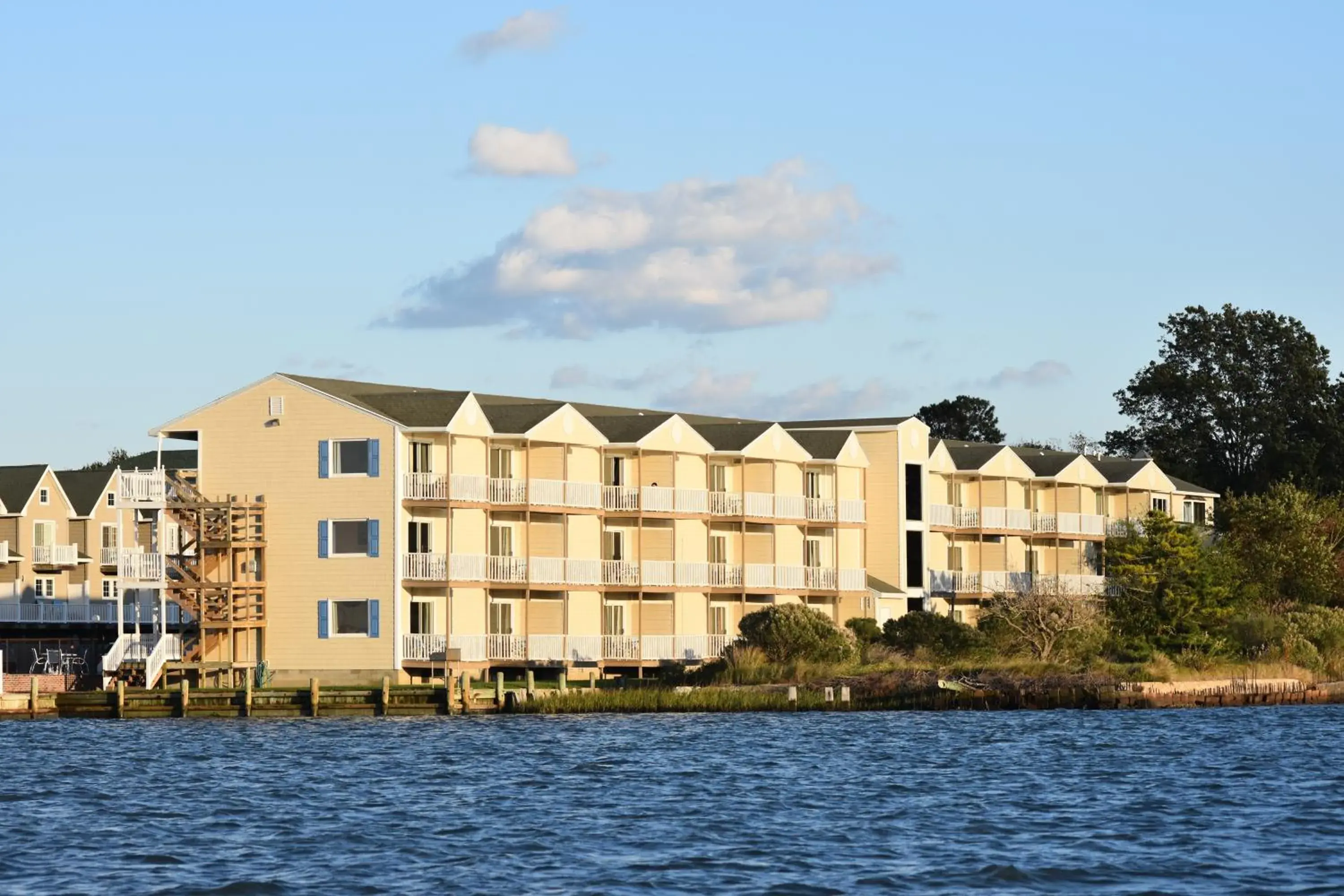 Property building in Waterside Inn Property building in Waterside Inn
