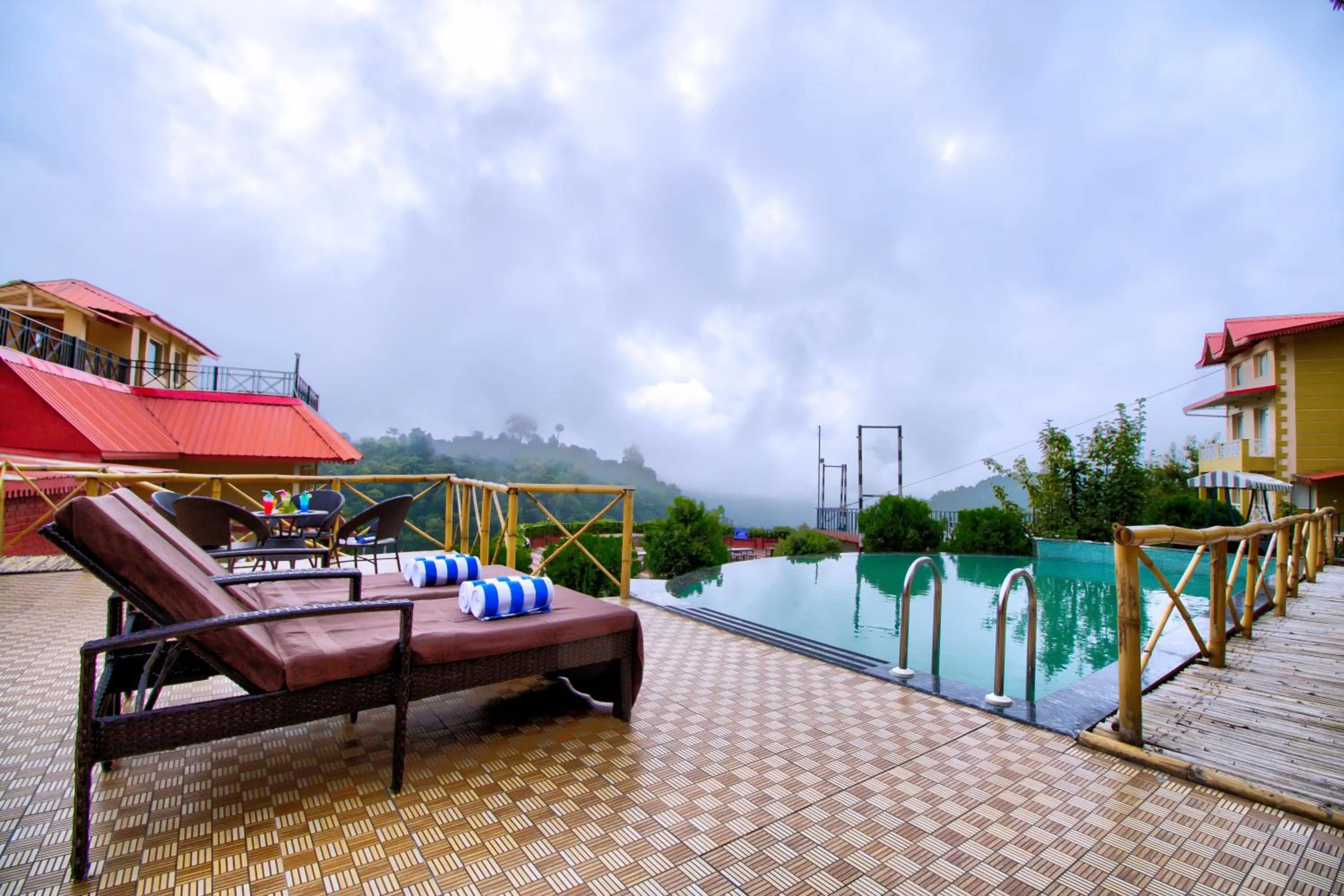 Swimming pool in Cygnett Resort Mountain Breeze