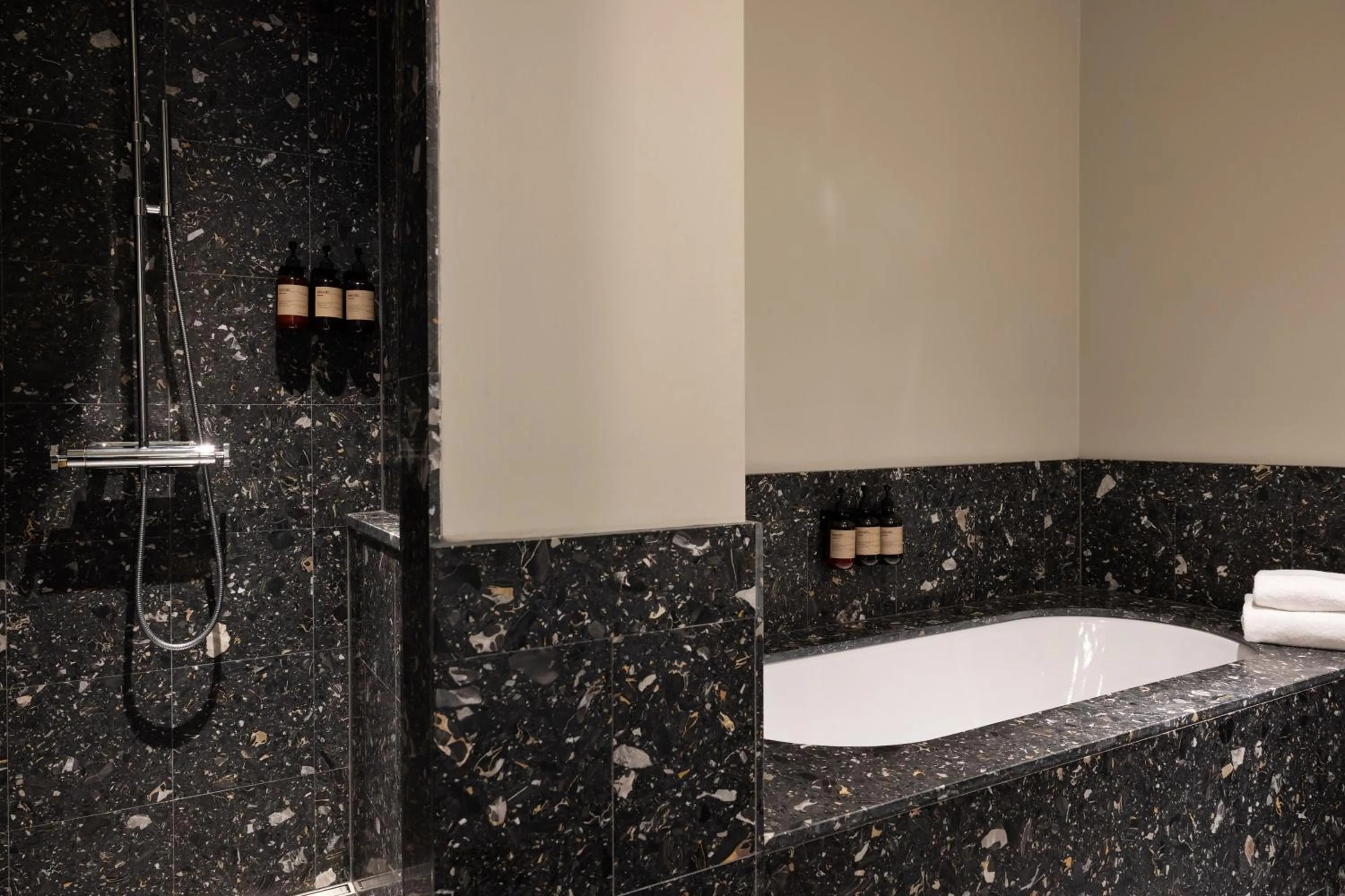 Bathroom in Pop House Hotel