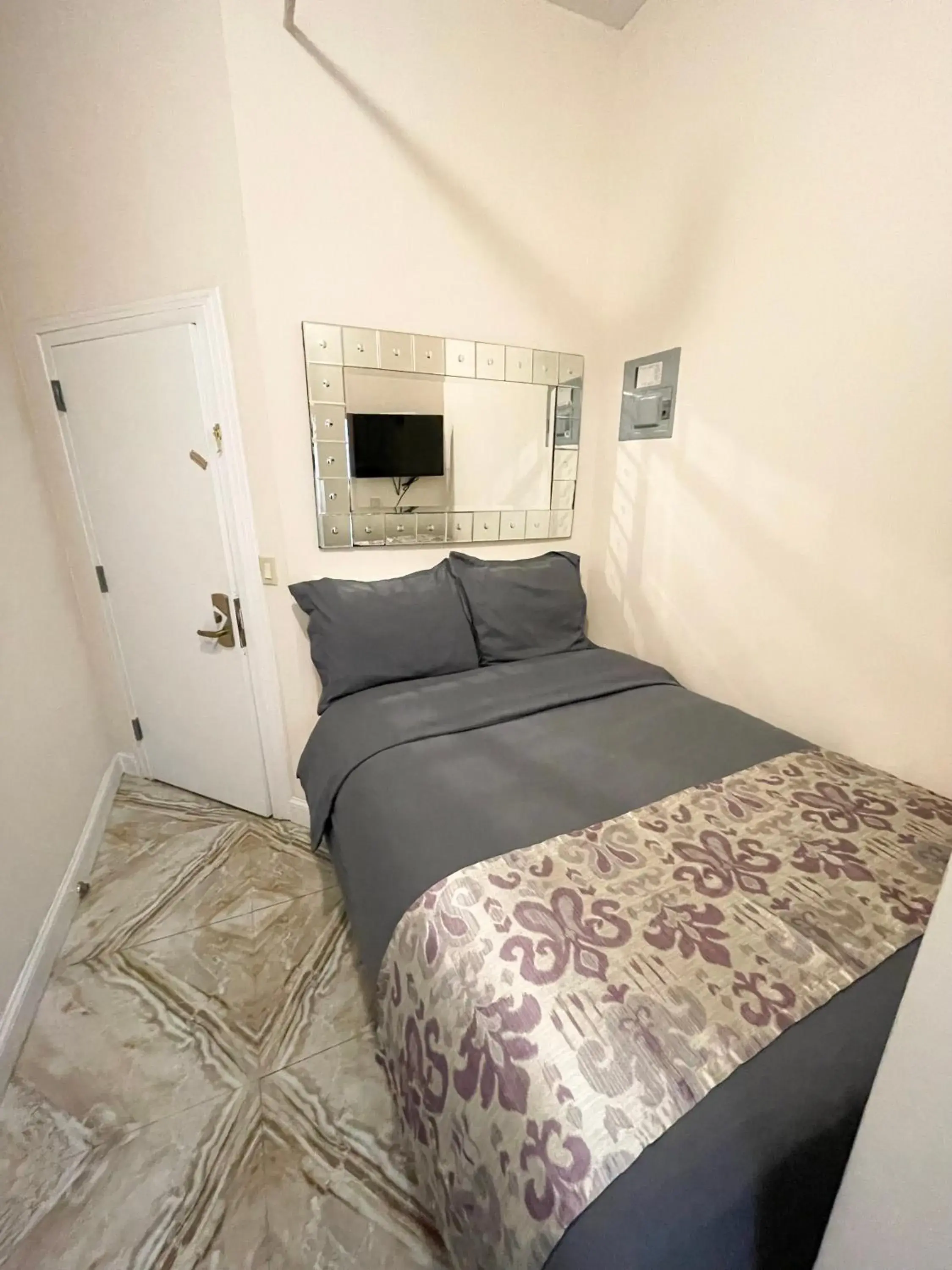 Bed in Da Vinci Hotel Bed in Da Vinci Hotel