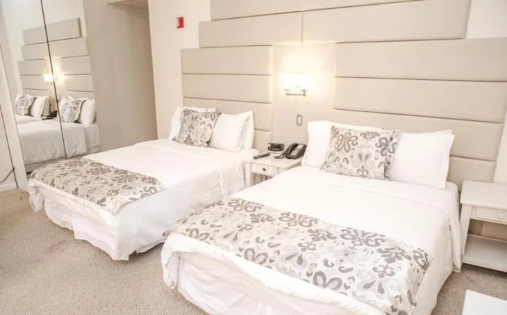 Bed in Da Vinci Hotel