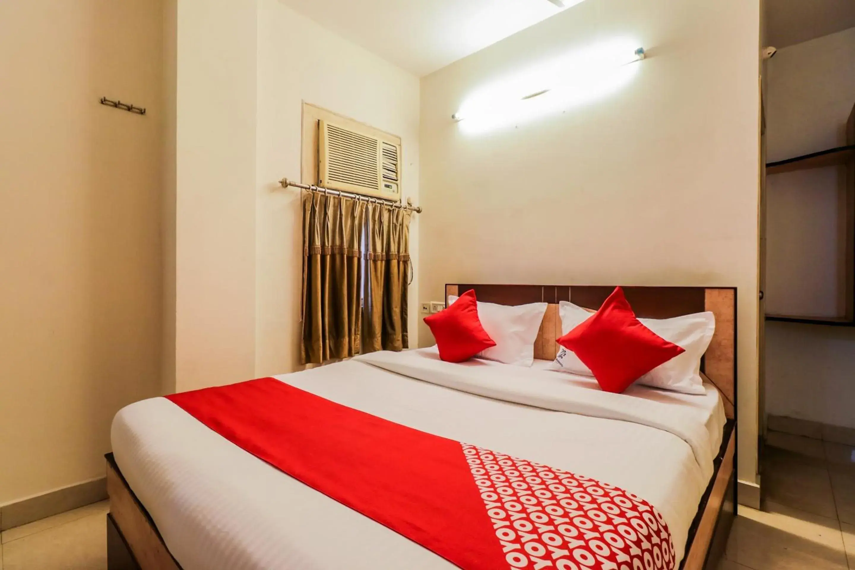 Bedroom, Bed in Super Hotel O Parnasala Princely Bedroom, Bed in Super Hotel O Parnasala Princely