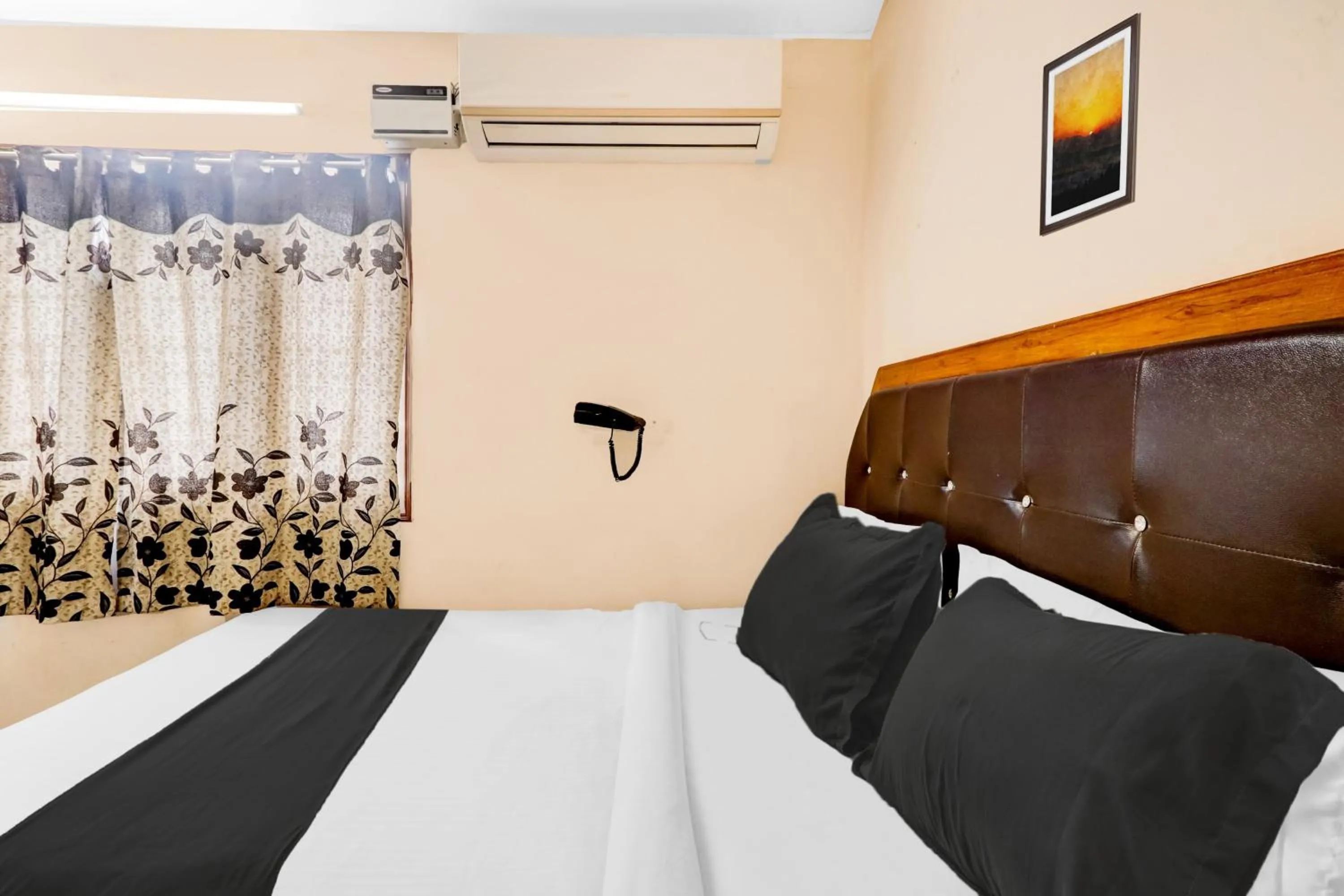 Bedroom, Bed in Super Hotel O Adarsh Nagar Near Kavya Hospital