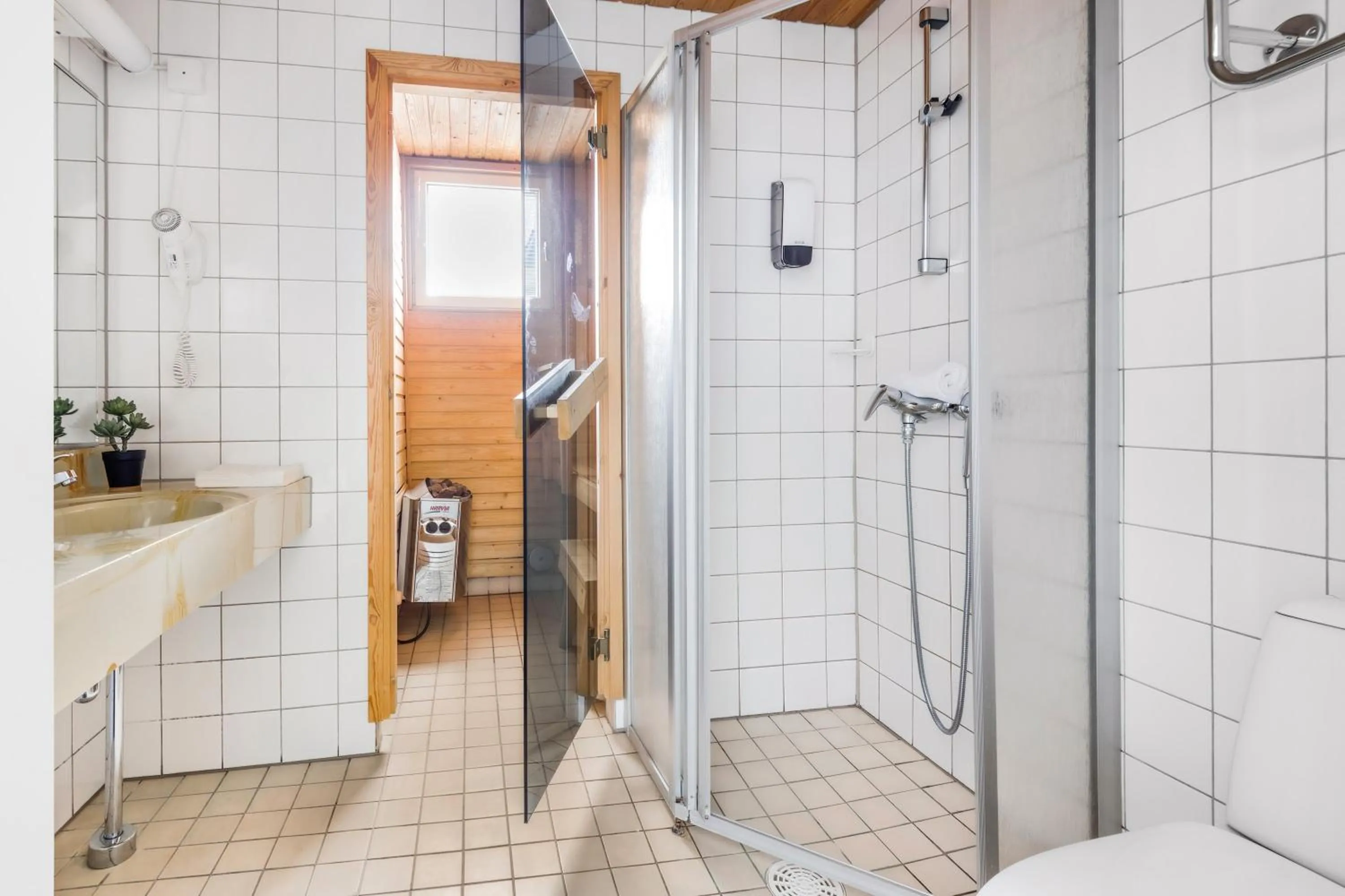 Shower in Hiisi Hotel Lohja