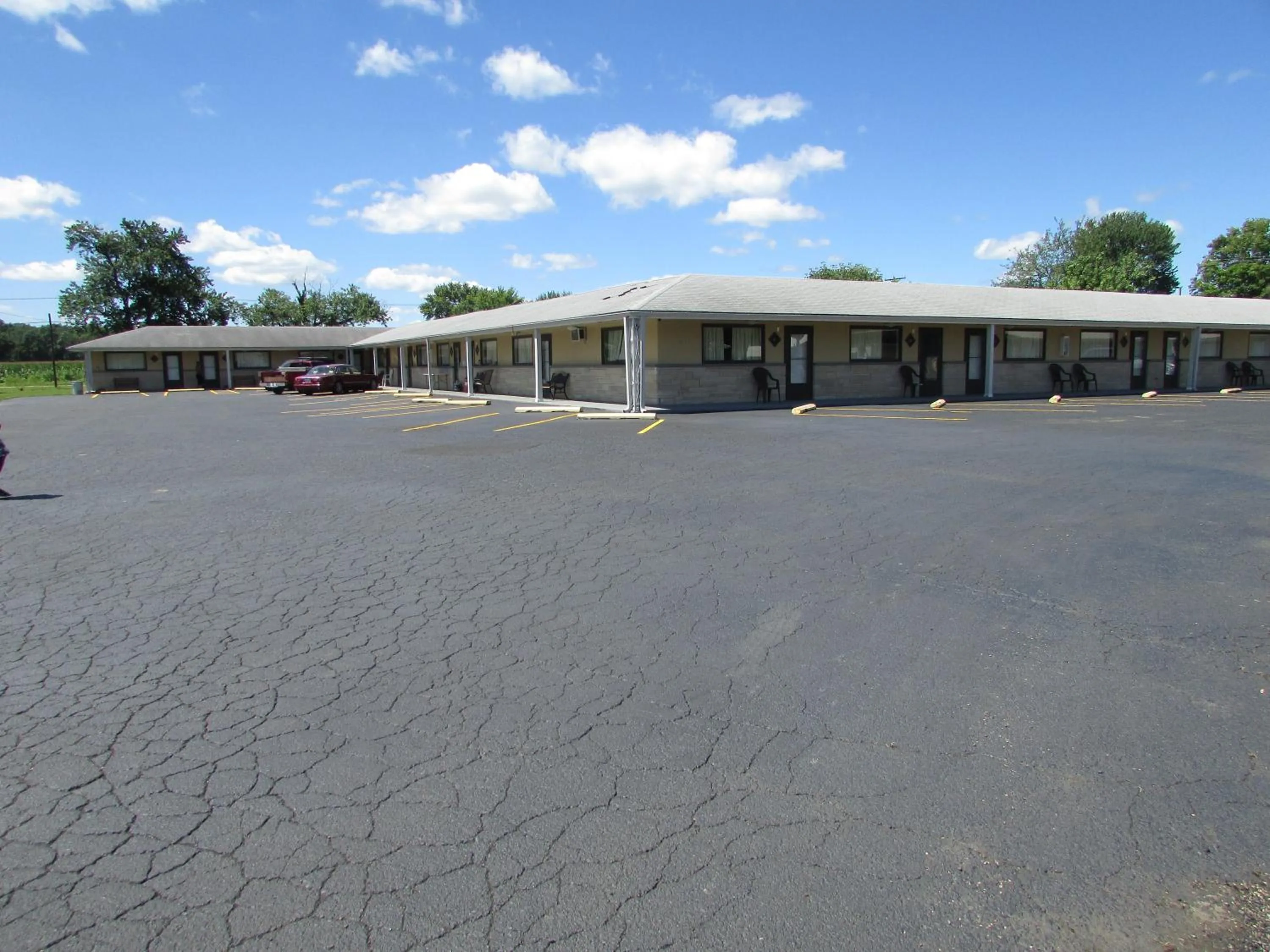 Property building in Gas Lite Motel Lawrenceville
