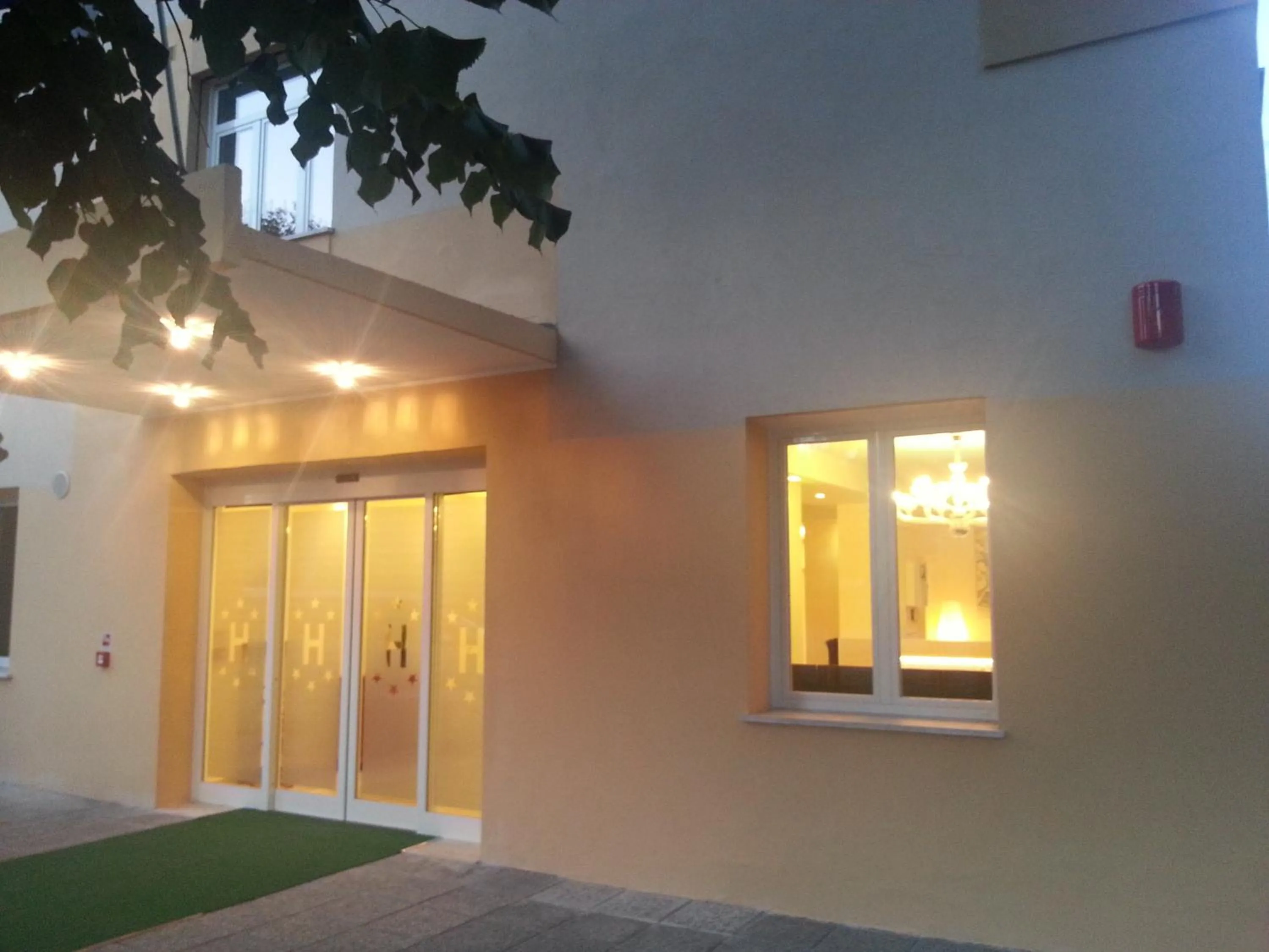 Facade/entrance in Hotel Laguna Residence