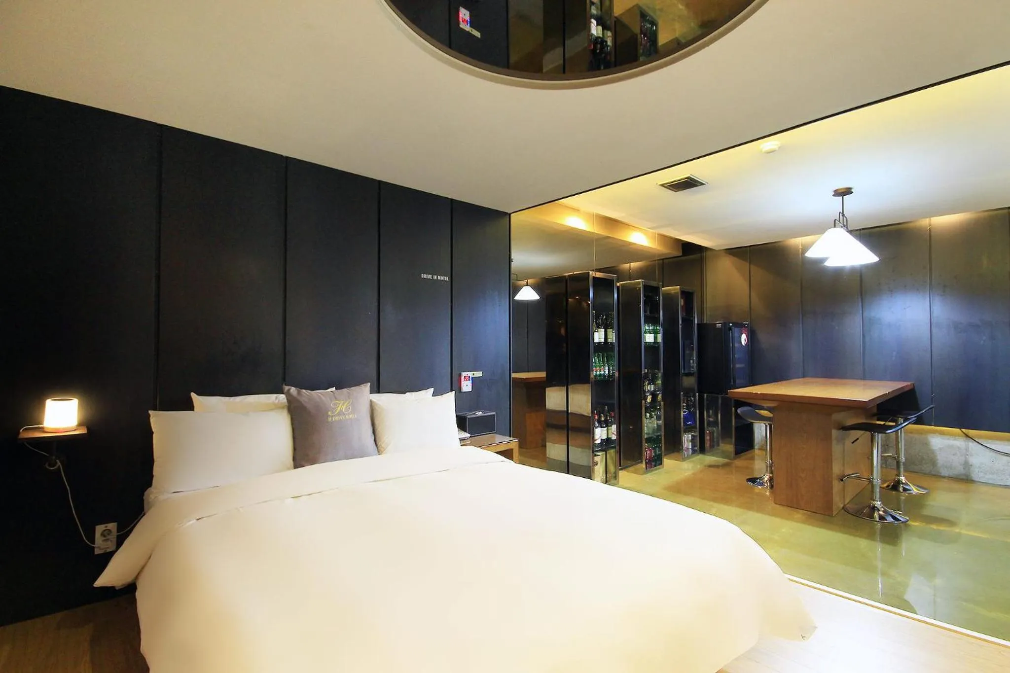 Photo of the whole room in H Drive Hotel