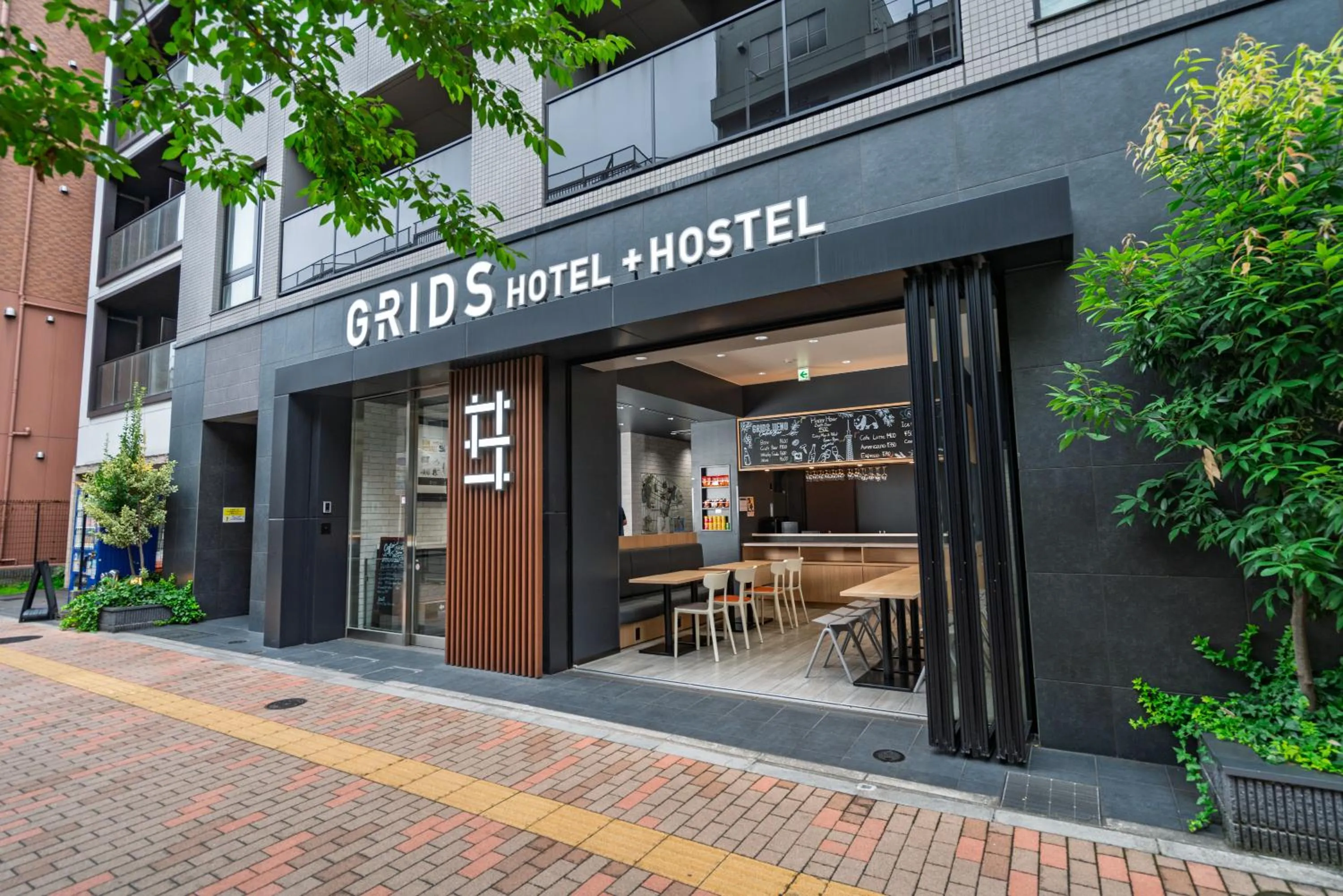 Communal lounge/ TV room in Grids Tokyo Ueno Hotel&Hostel