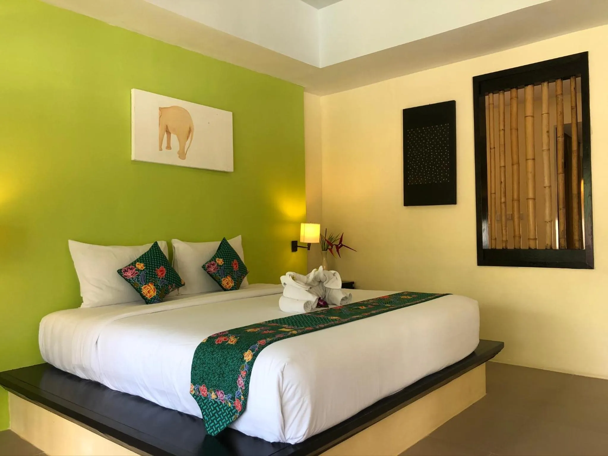 Bed in Palm Galleria Resort