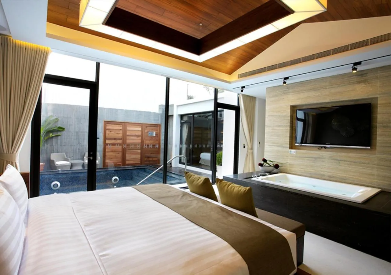 Decorative detail, Bed in H Villa Inn