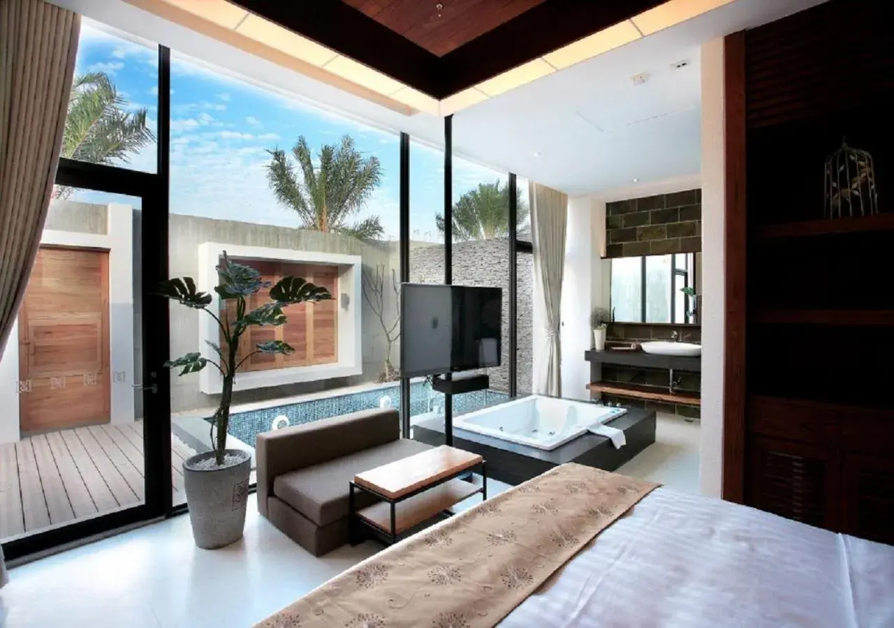 Pool view in H Villa Inn Pool view in H Villa Inn