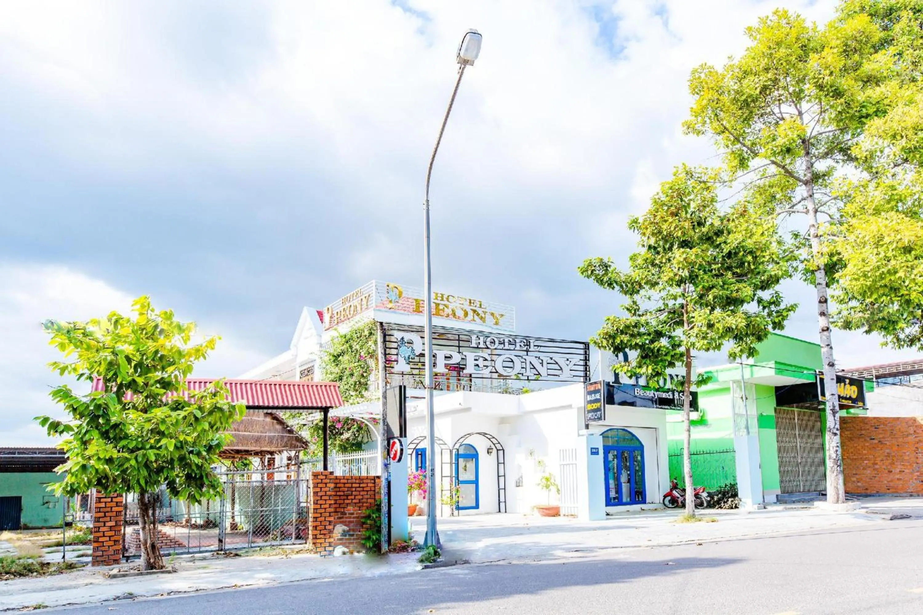 Neighbourhood in Super OYO 598 Peony Hotel