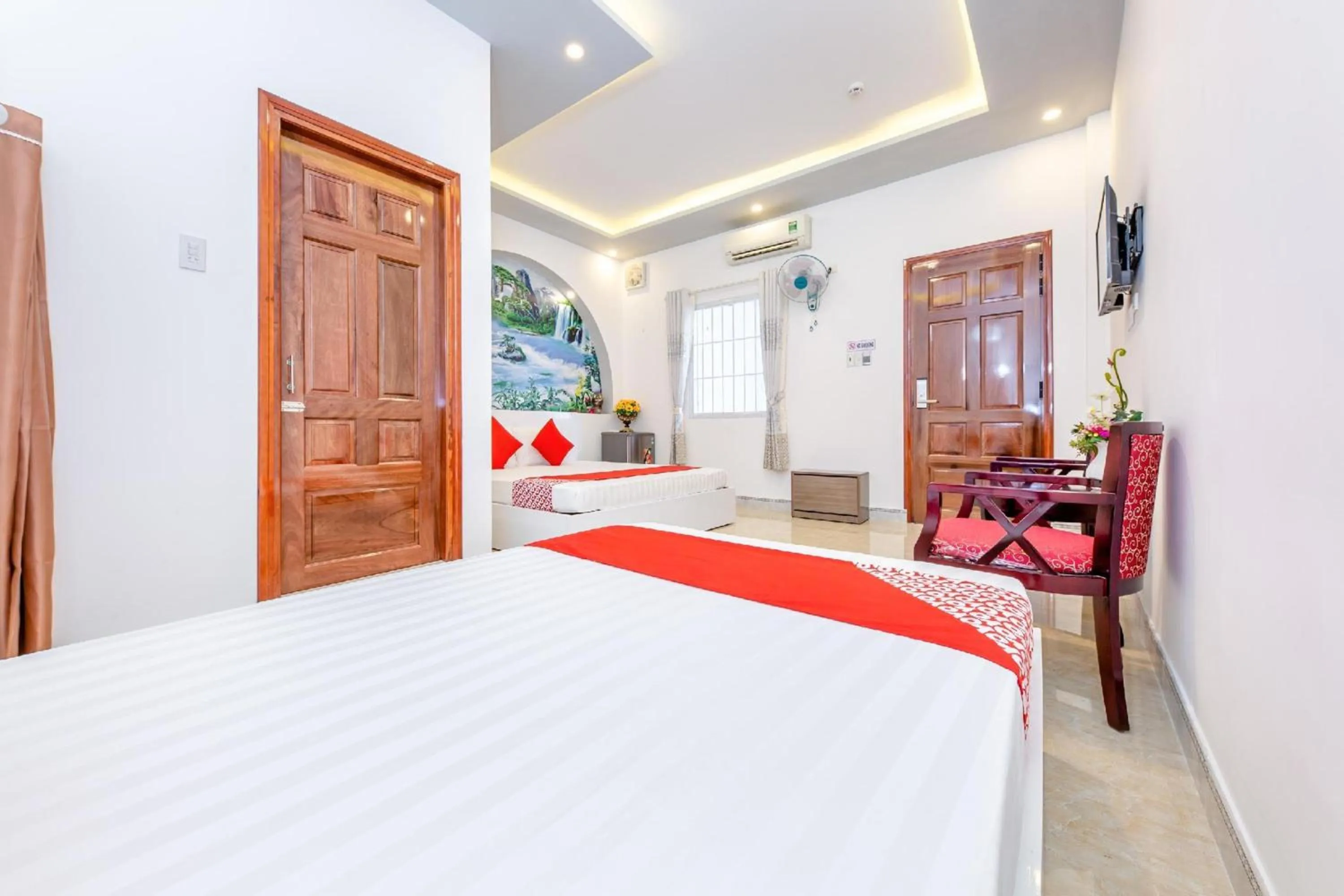 Bedroom, Bed in Super OYO 598 Peony Hotel