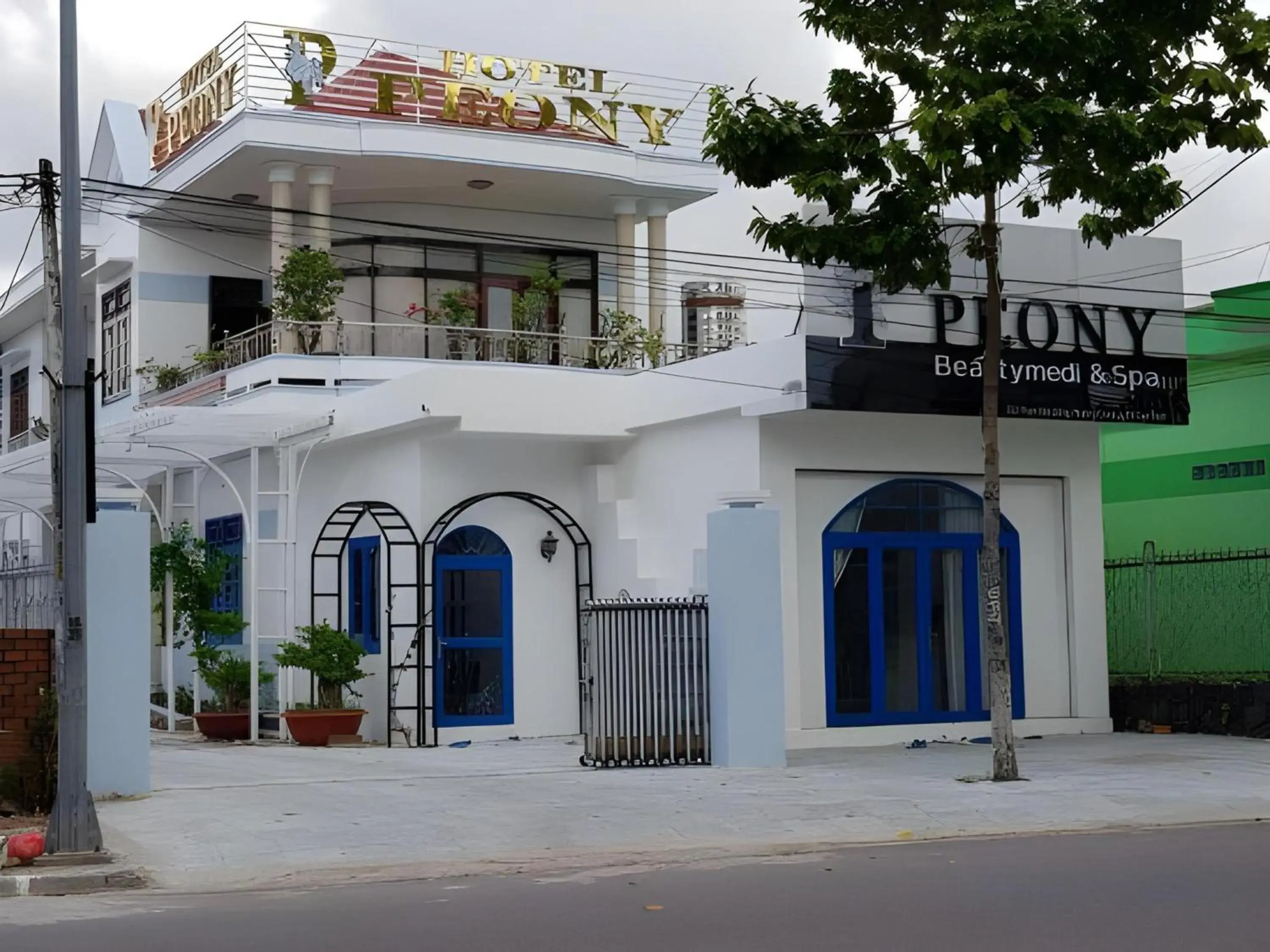 Property building in Super OYO 598 Peony Hotel Property building in Super OYO 598 Peony Hotel