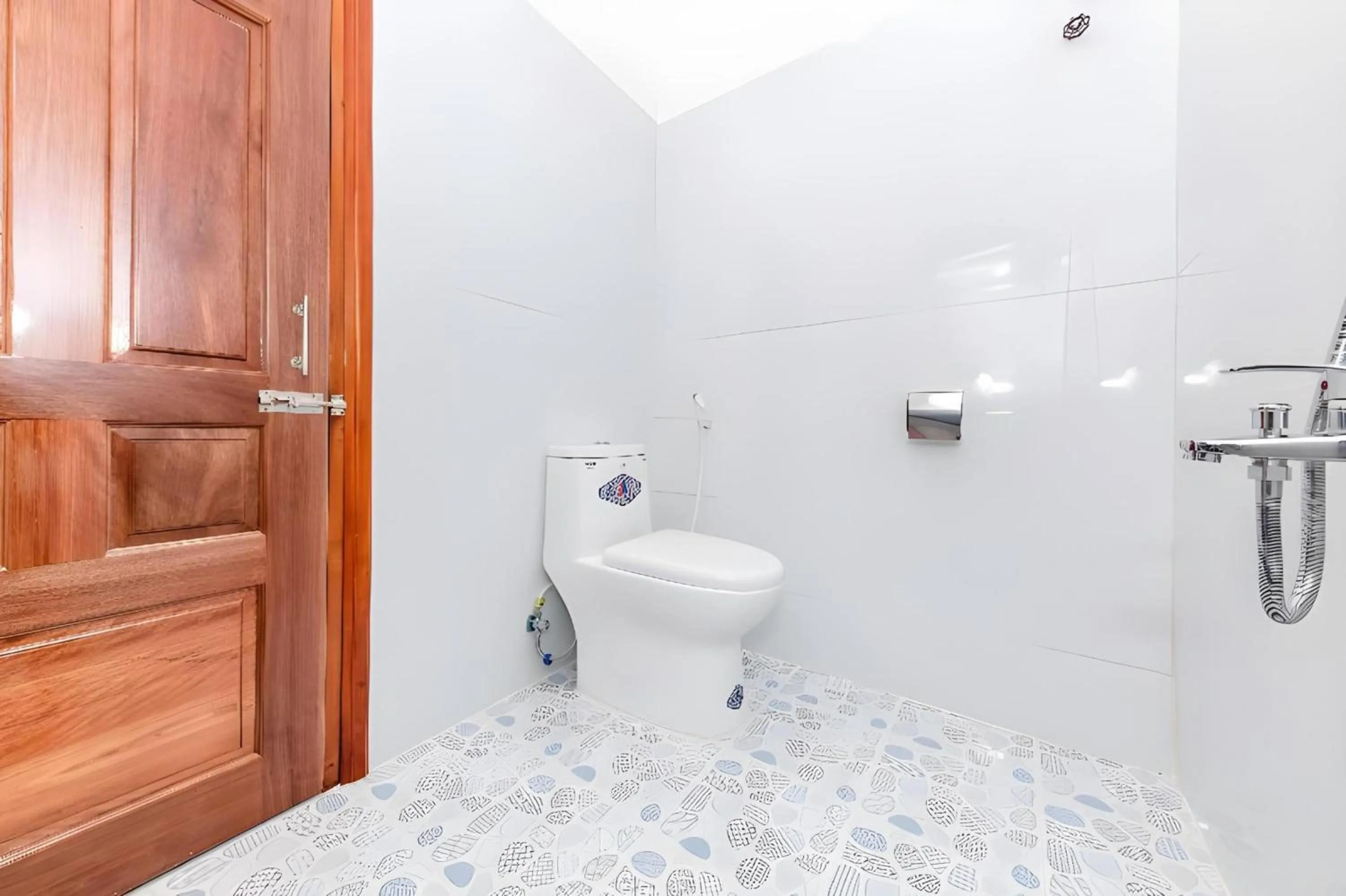 Bathroom in Super OYO 598 Peony Hotel