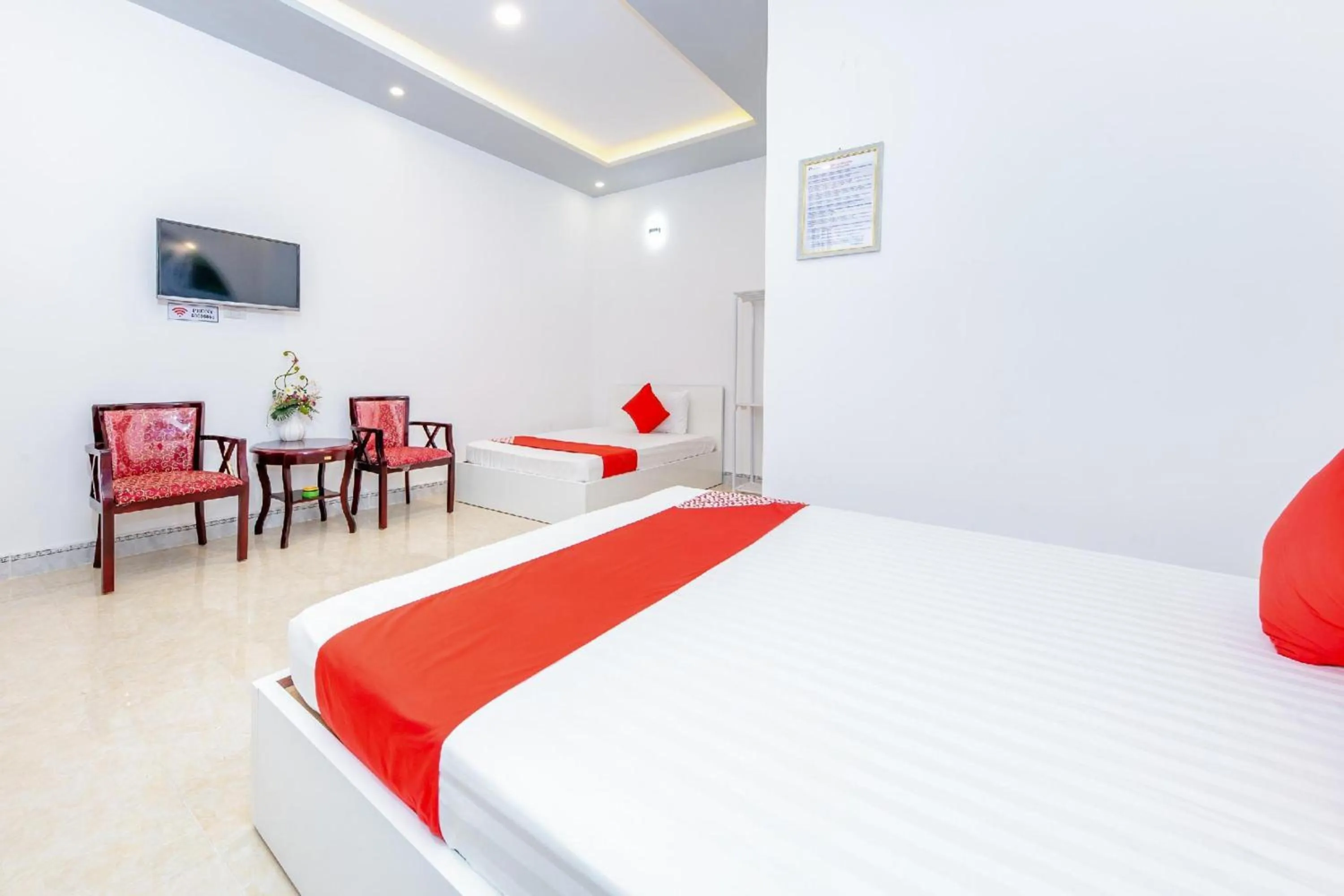 Bedroom, Bed in Super OYO 598 Peony Hotel