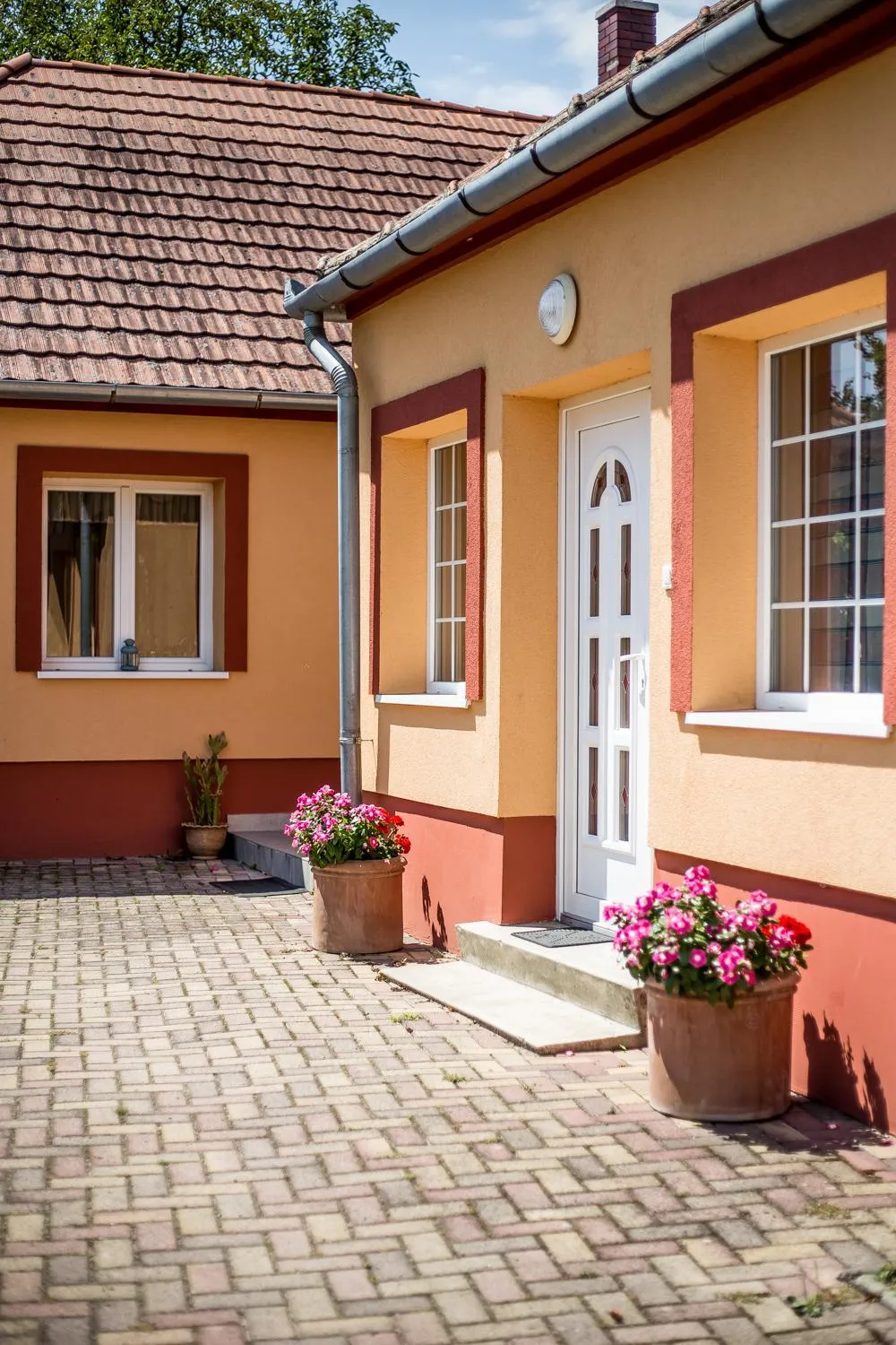 Property building in Nyirfa Apartmanház Döröske