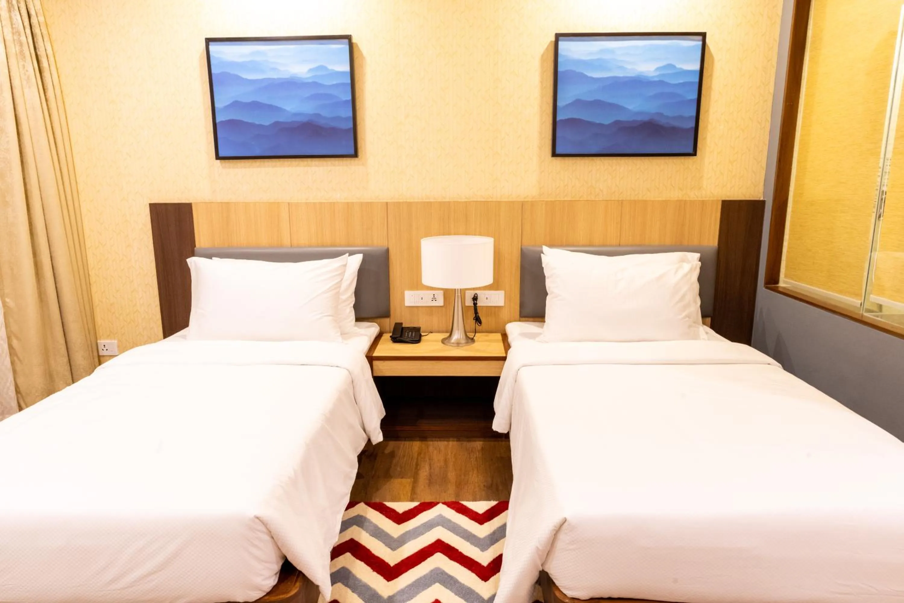 Coffee/tea facilities, Bed in Vivanta Chitwan Bharatpur