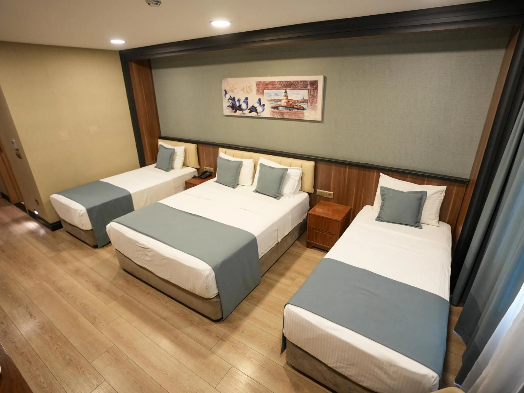 Bed in Valens Hotel Downtown