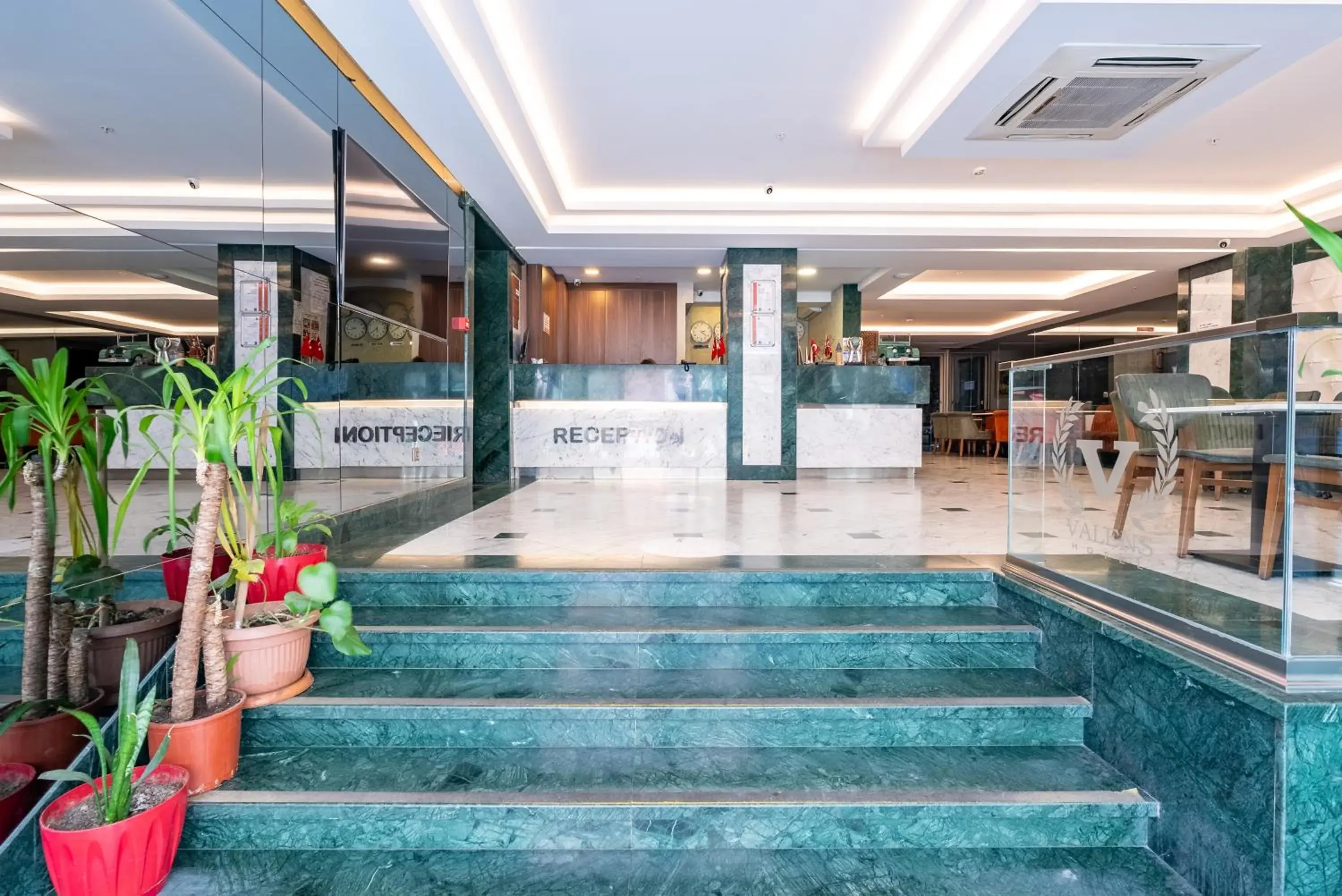 Lobby or reception in Valens Hotel Downtown Lobby or reception in Valens Hotel Downtown