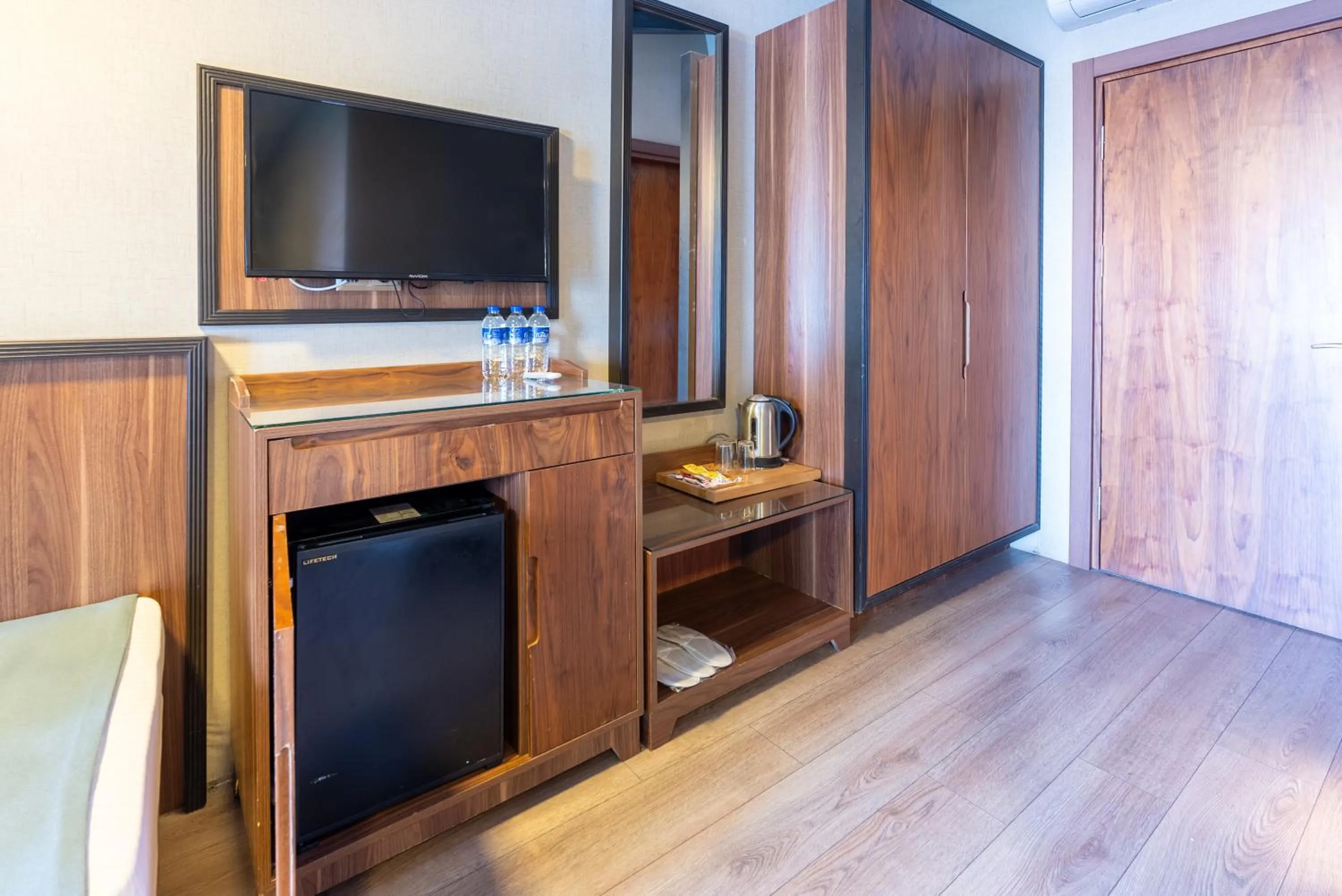 Kitchen or kitchenette in Valens Hotel Downtown