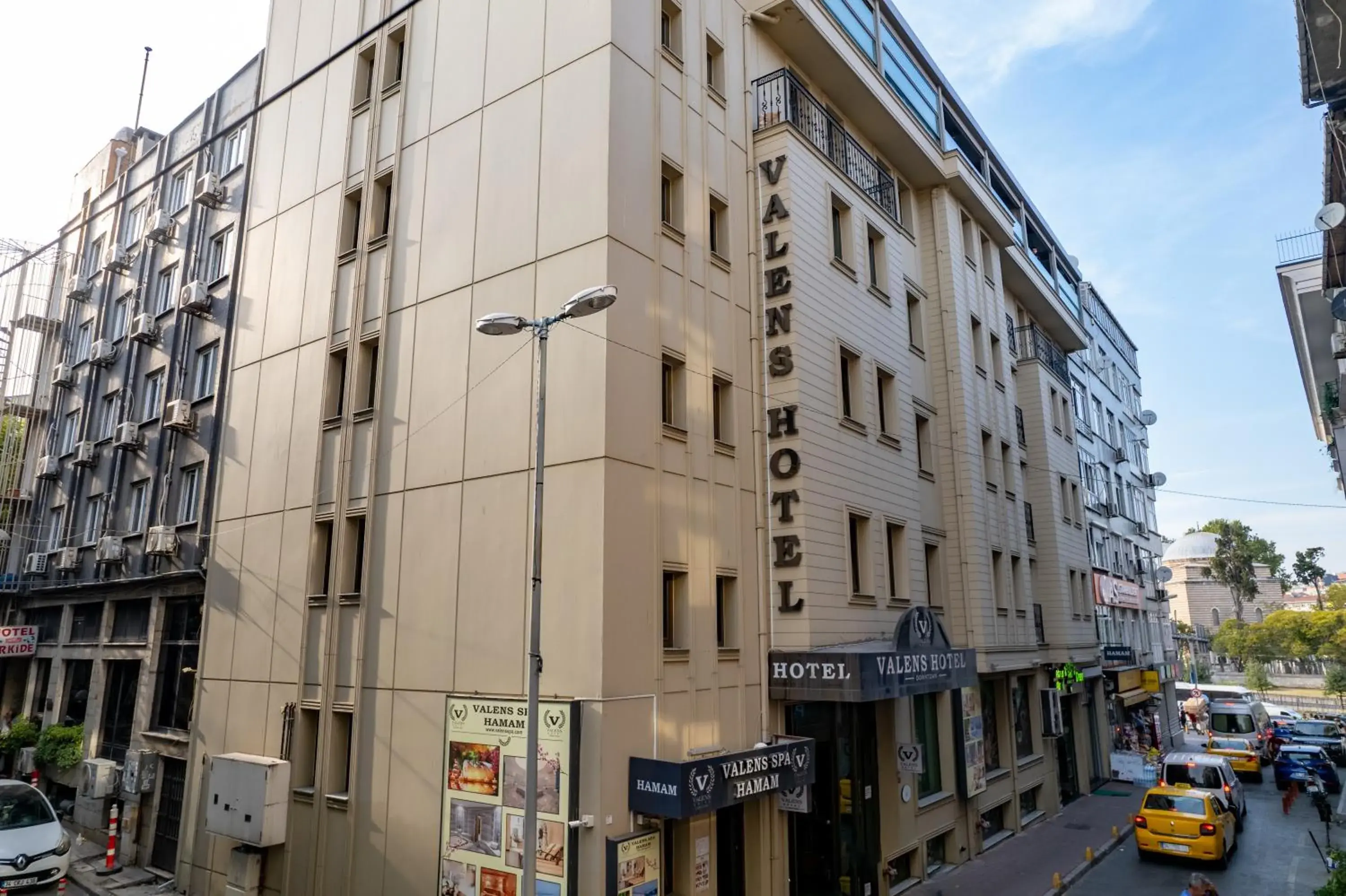 Property building in Valens Hotel Downtown Property building in Valens Hotel Downtown