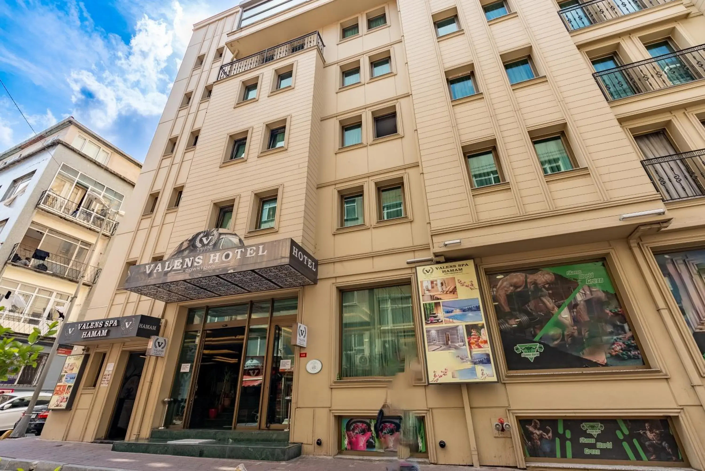 Property building in Valens Hotel Downtown Property building in Valens Hotel Downtown