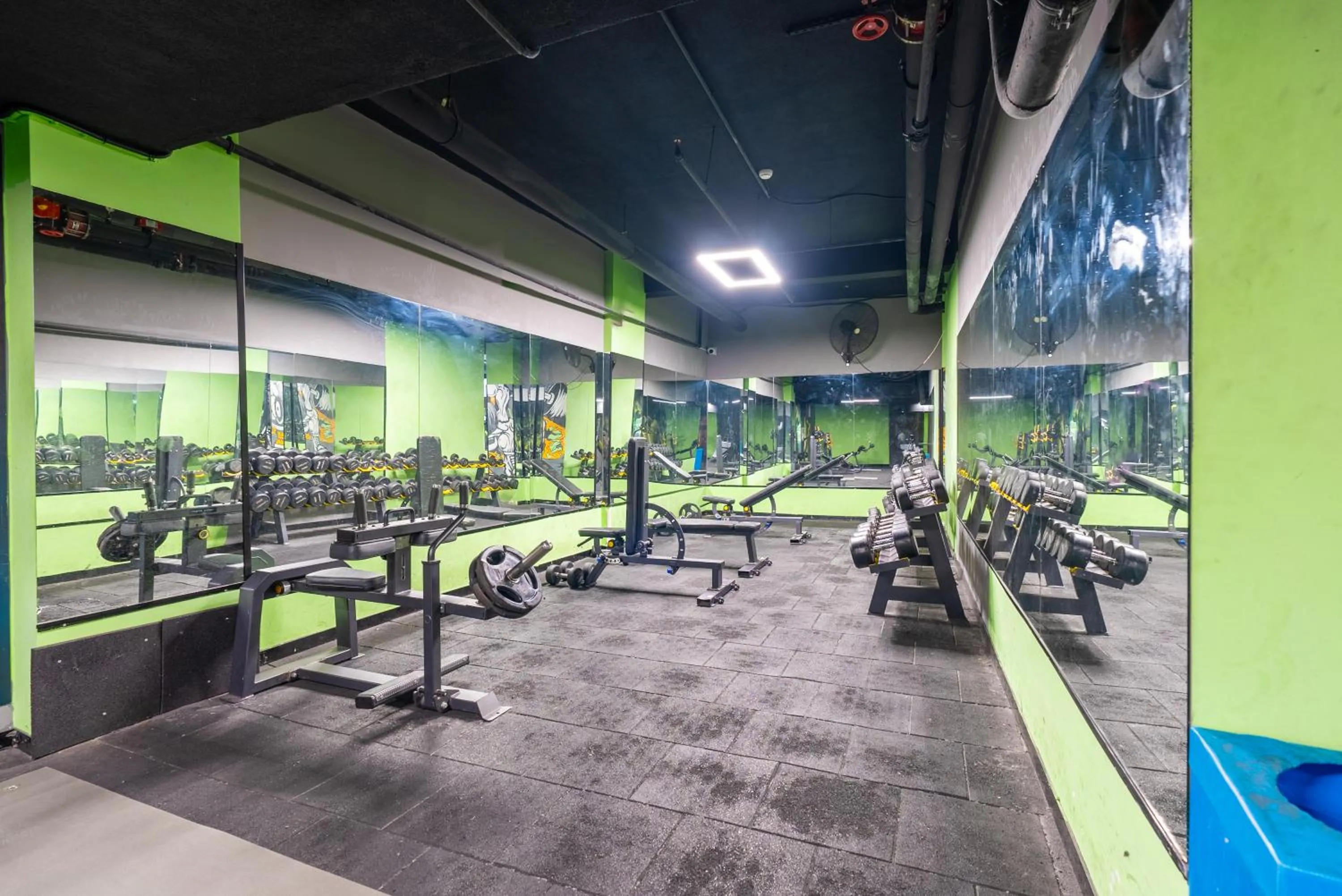 Fitness centre/facilities in Valens Hotel Downtown