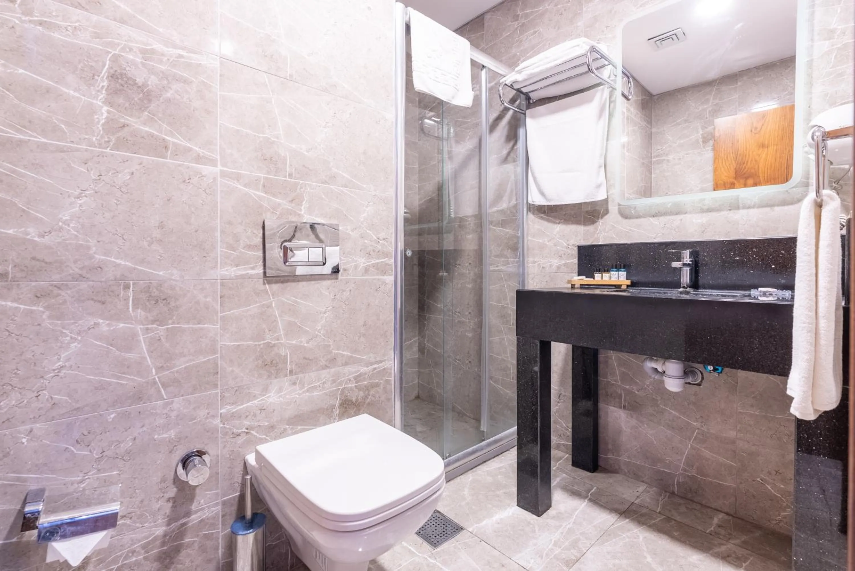 towels in Valens Hotel Downtown