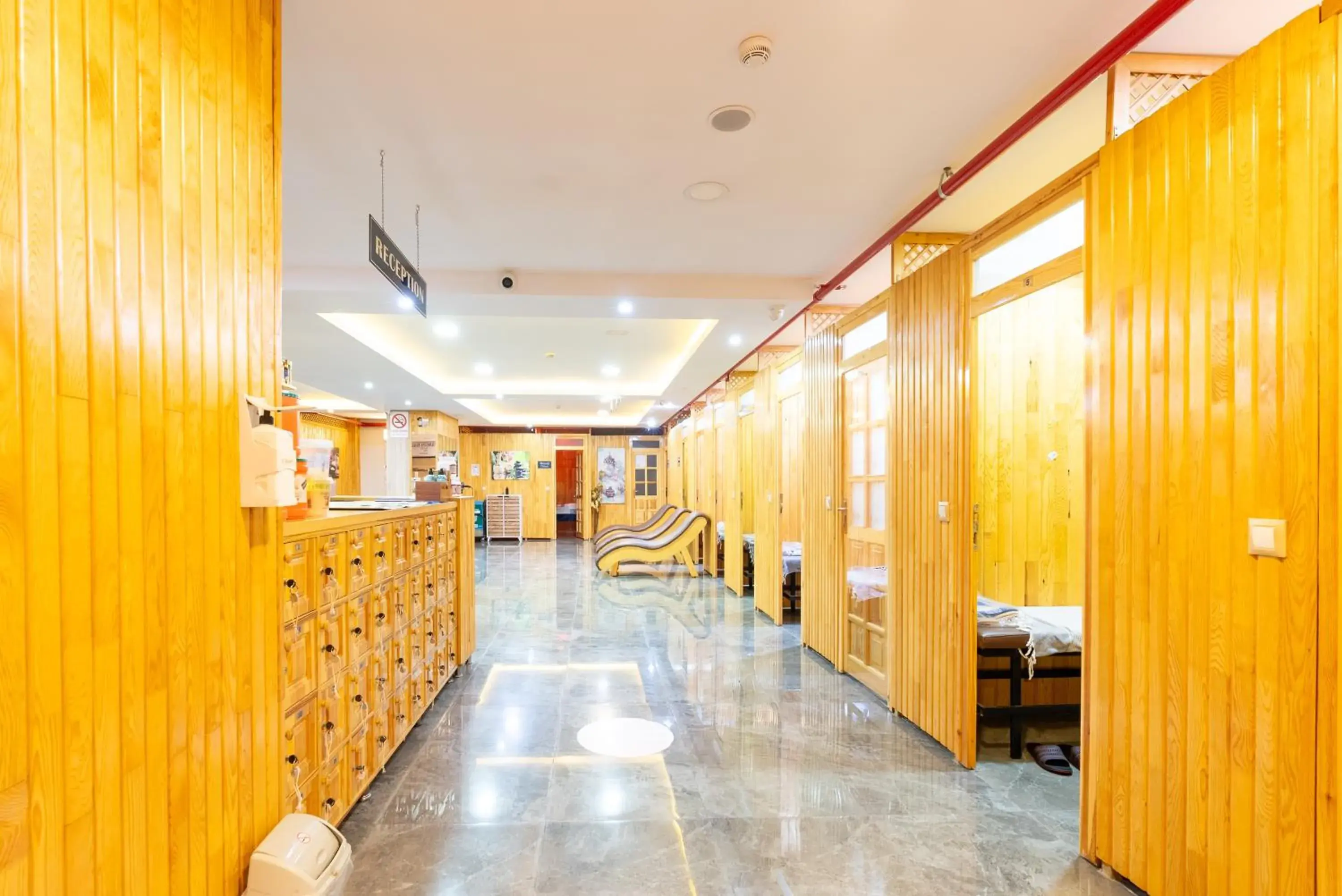 Swimming pool in Valens Hotel Downtown Swimming pool in Valens Hotel Downtown