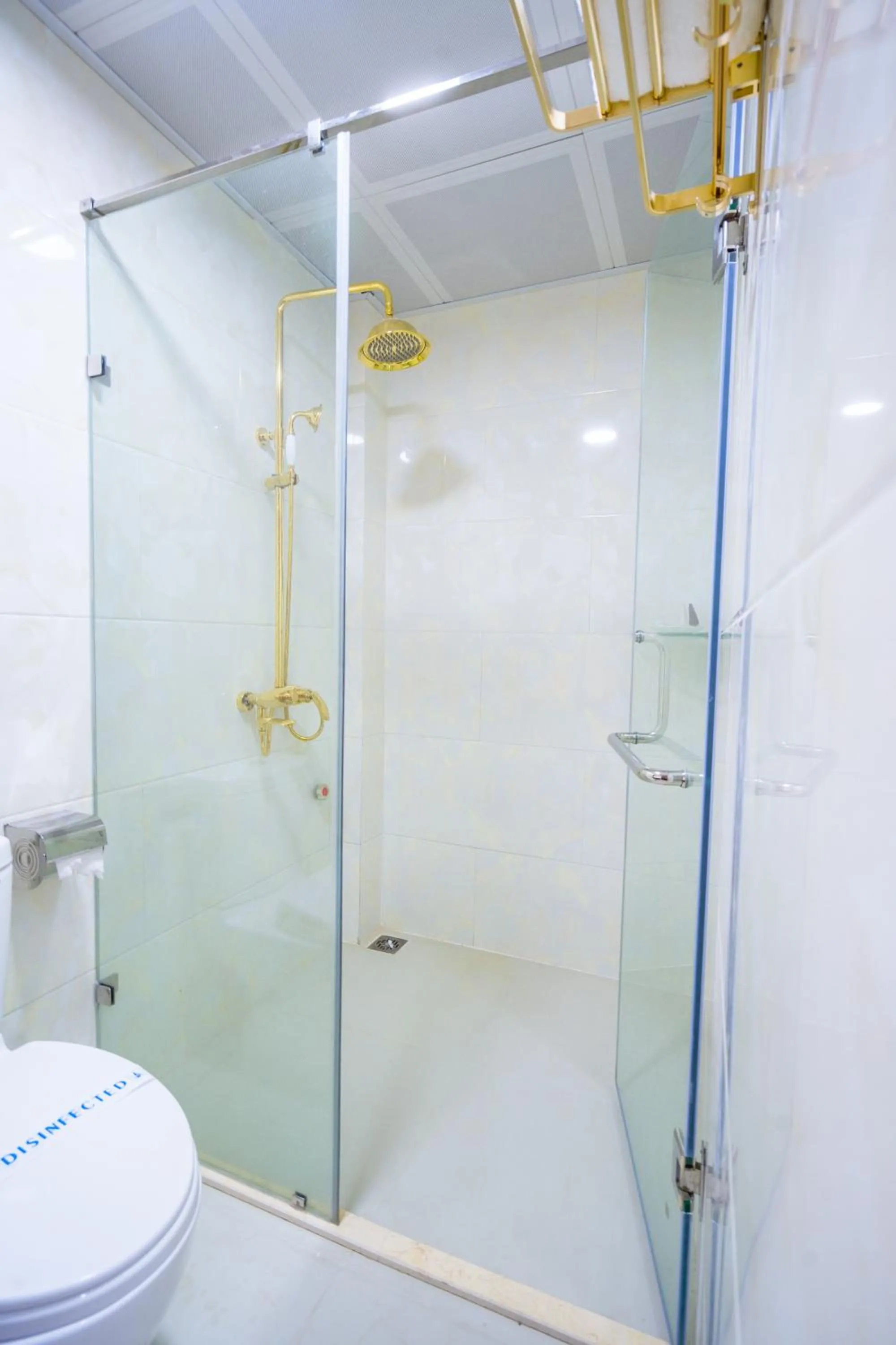 Toilet in Đinh Gia Hotel