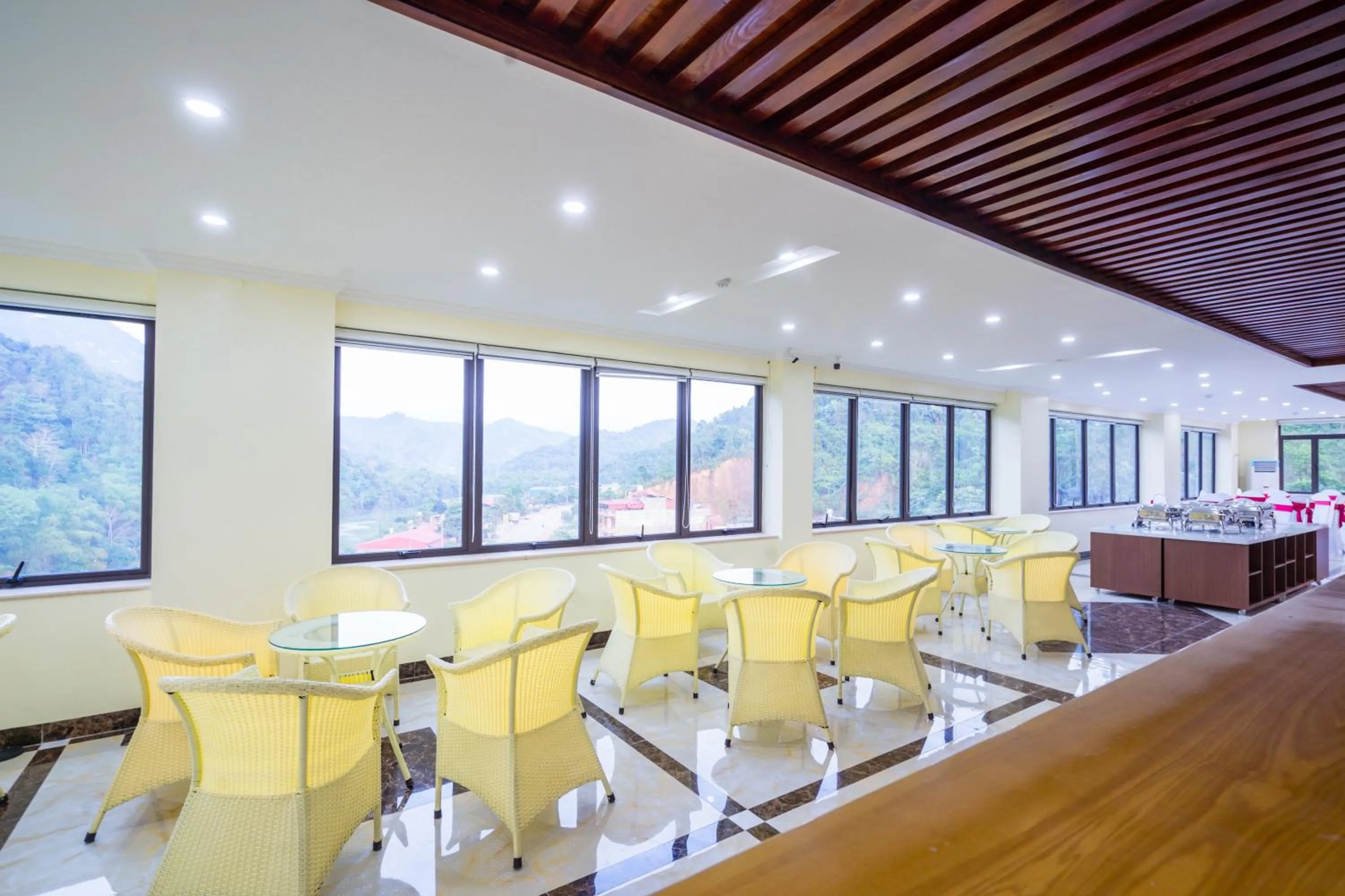 Lounge or bar in Đinh Gia Hotel