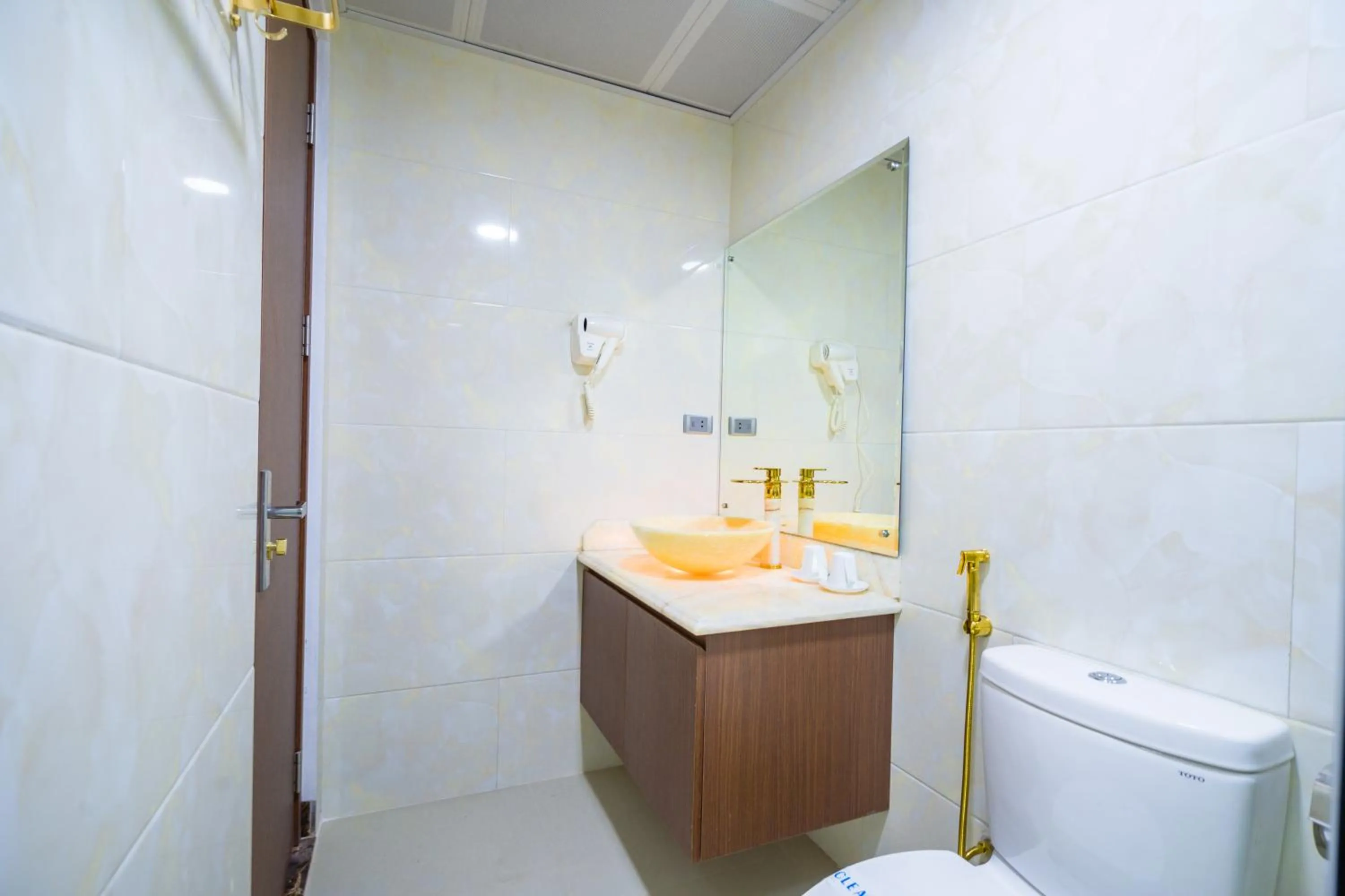 Toilet in Đinh Gia Hotel