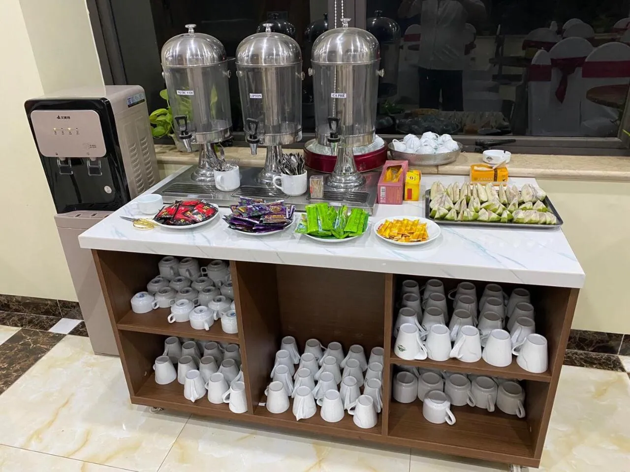 Coffee/tea facilities in Đinh Gia Hotel
