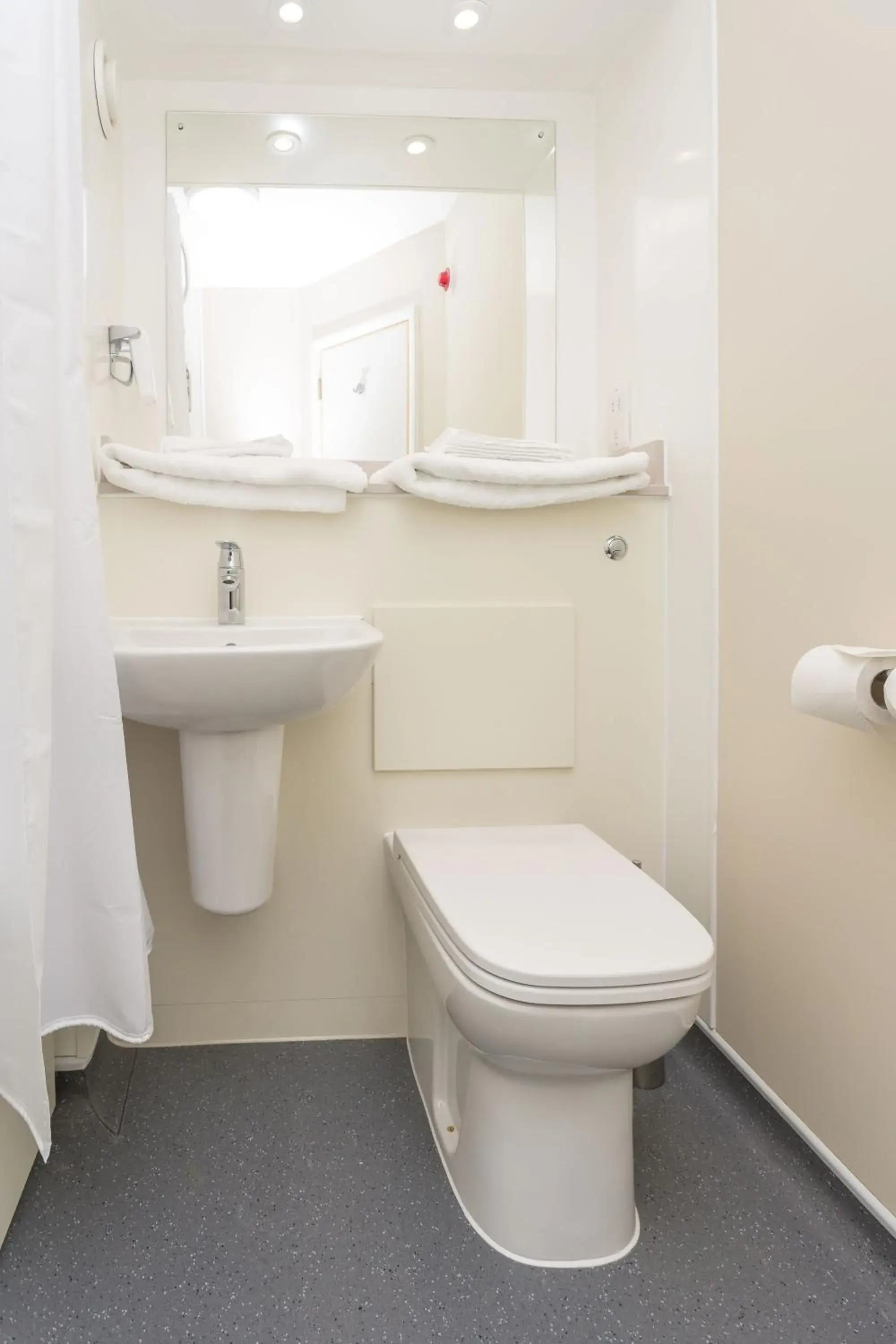 Double Room in The Aviator, formerly Smugglers Cove, Clacton On Sea by Marston's Inns Double Room in The Aviator, formerly Smugglers Cove, Clacton On Sea by Marston's Inns