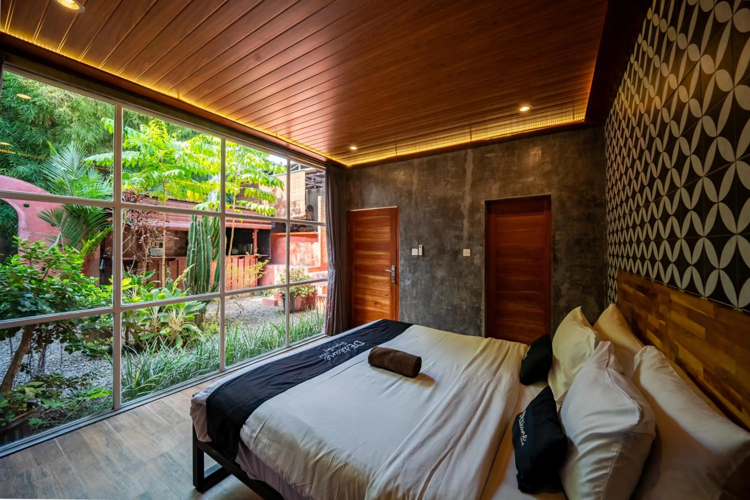 Bed in Dedeane Hotel & Yoga Retreat