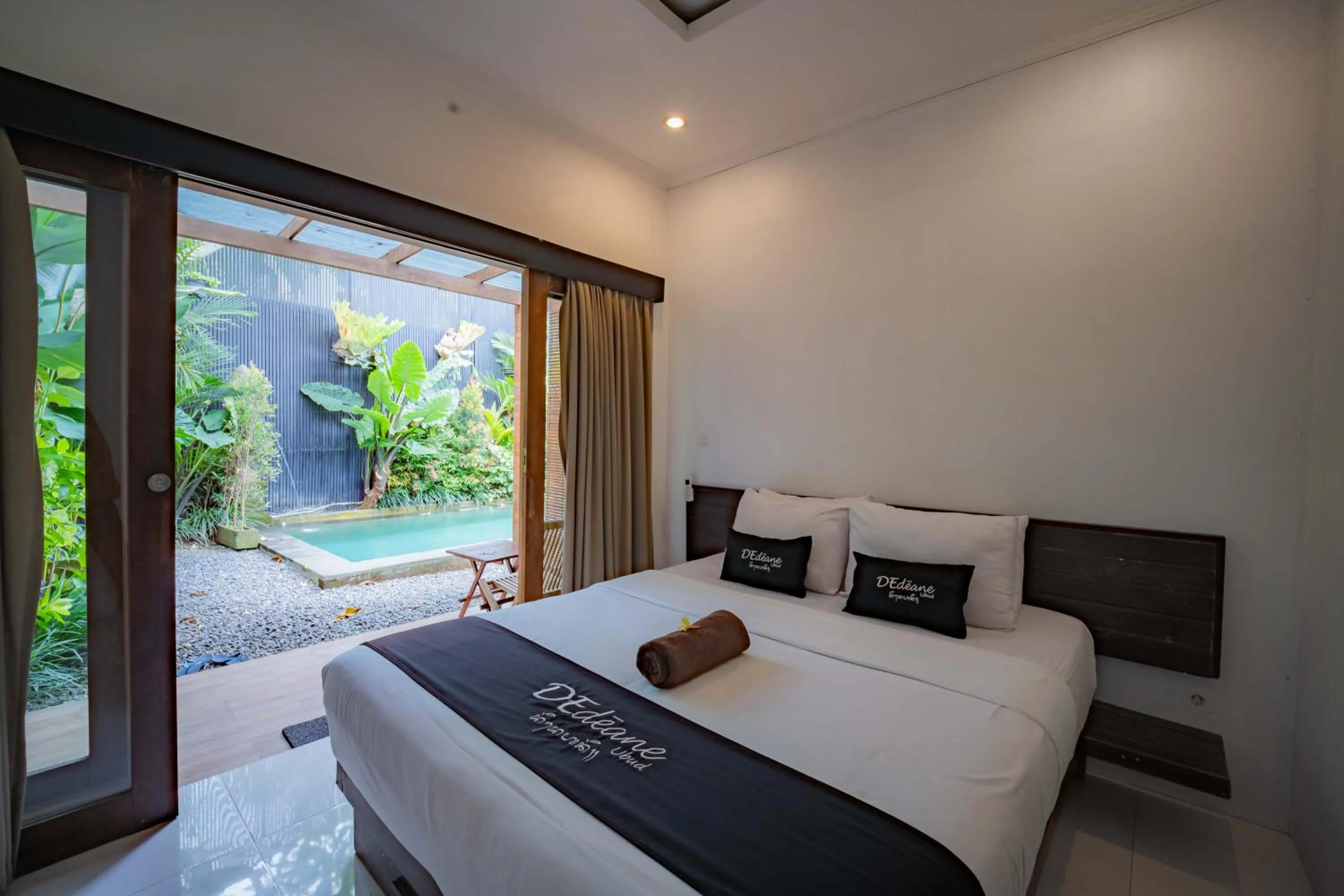 Bed in Dedeane Hotel & Yoga Retreat