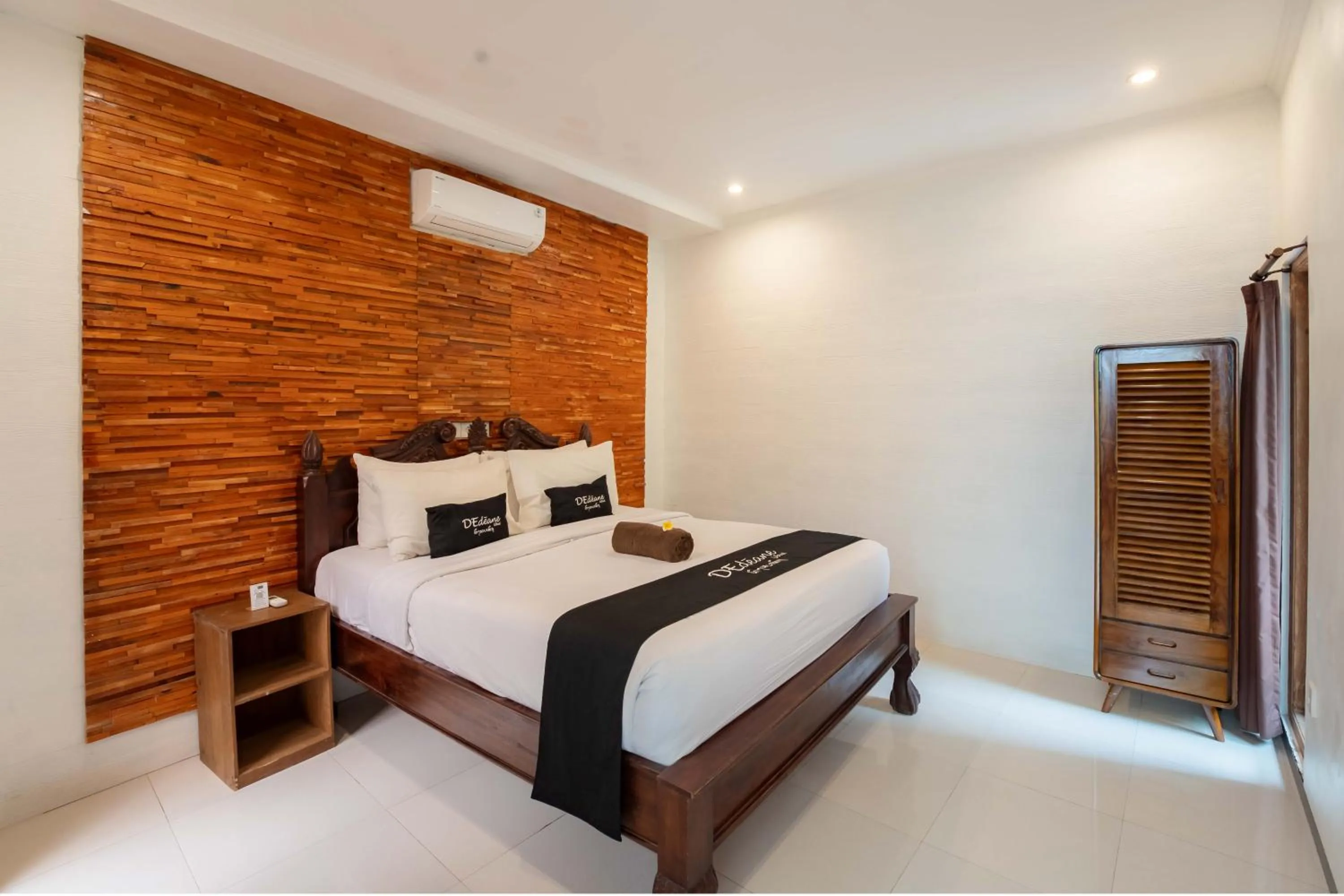 Bed in Dedeane Hotel & Yoga Retreat