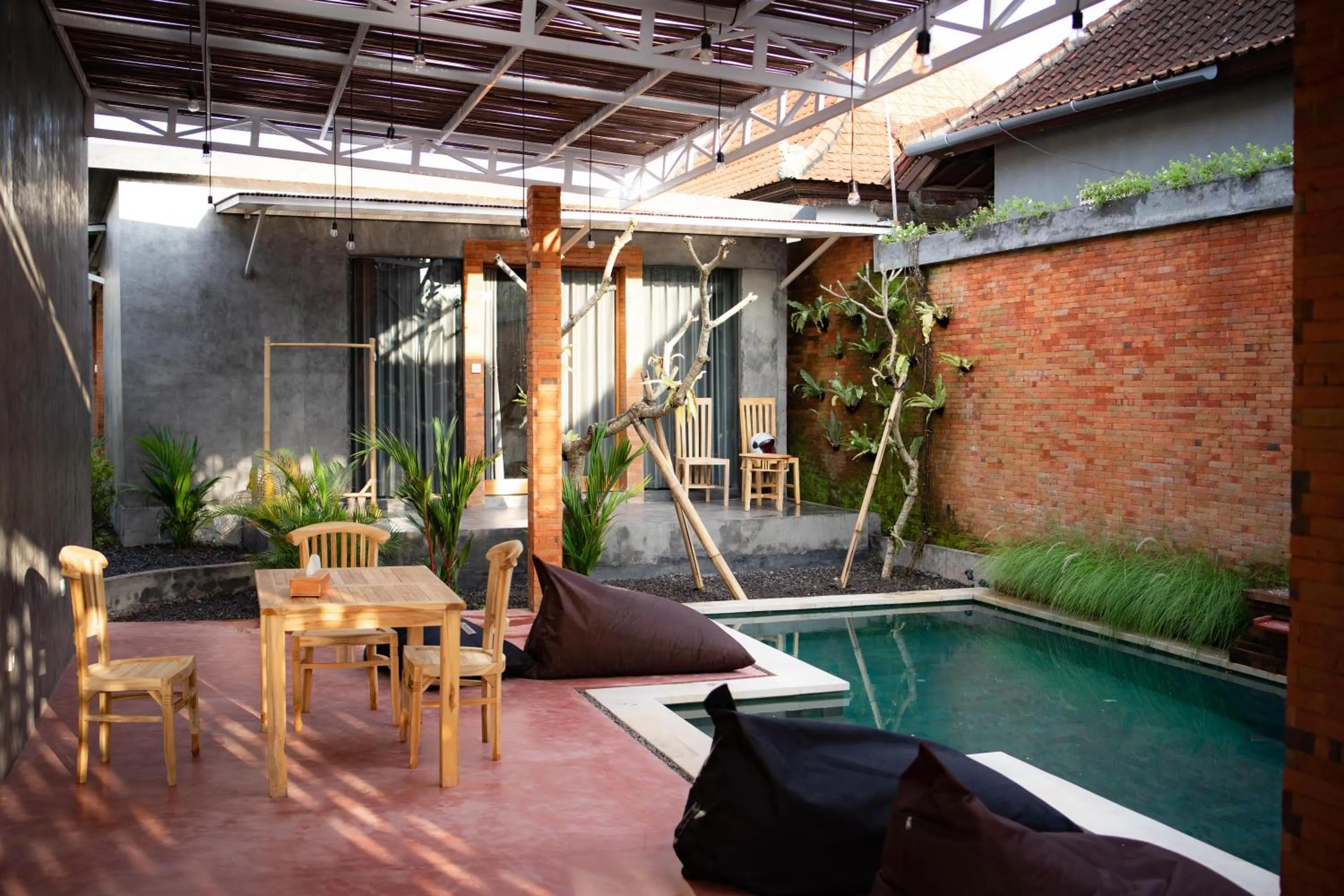 Patio in Dedeane Hotel & Yoga Retreat