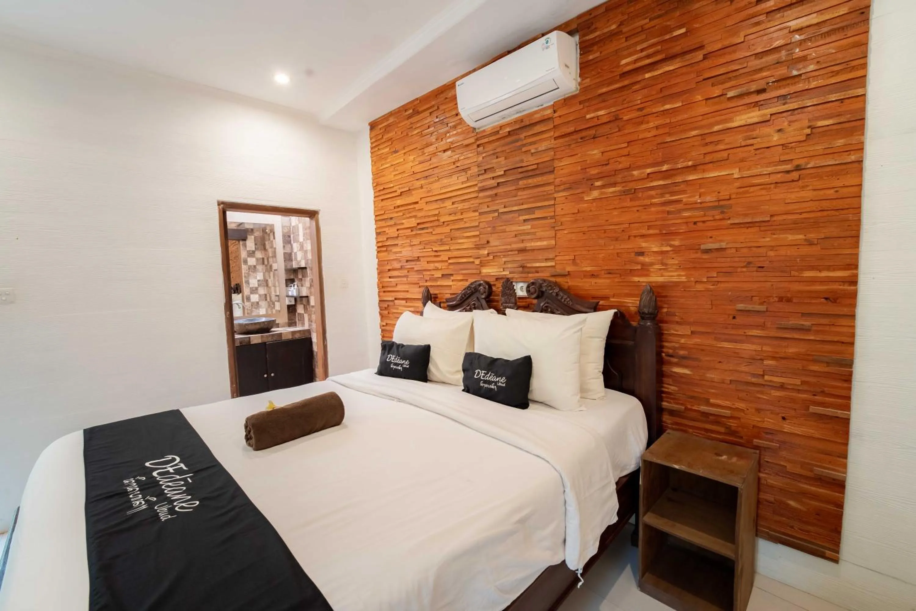 Bed in Dedeane Hotel & Yoga Retreat