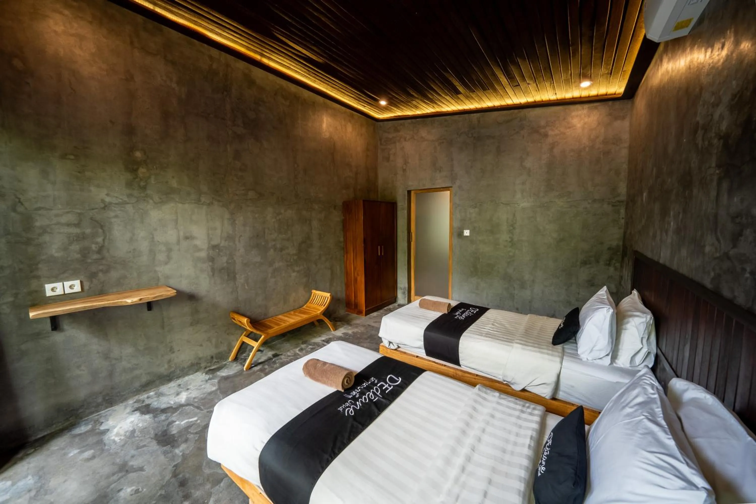 Bed in Dedeane Hotel & Yoga Retreat