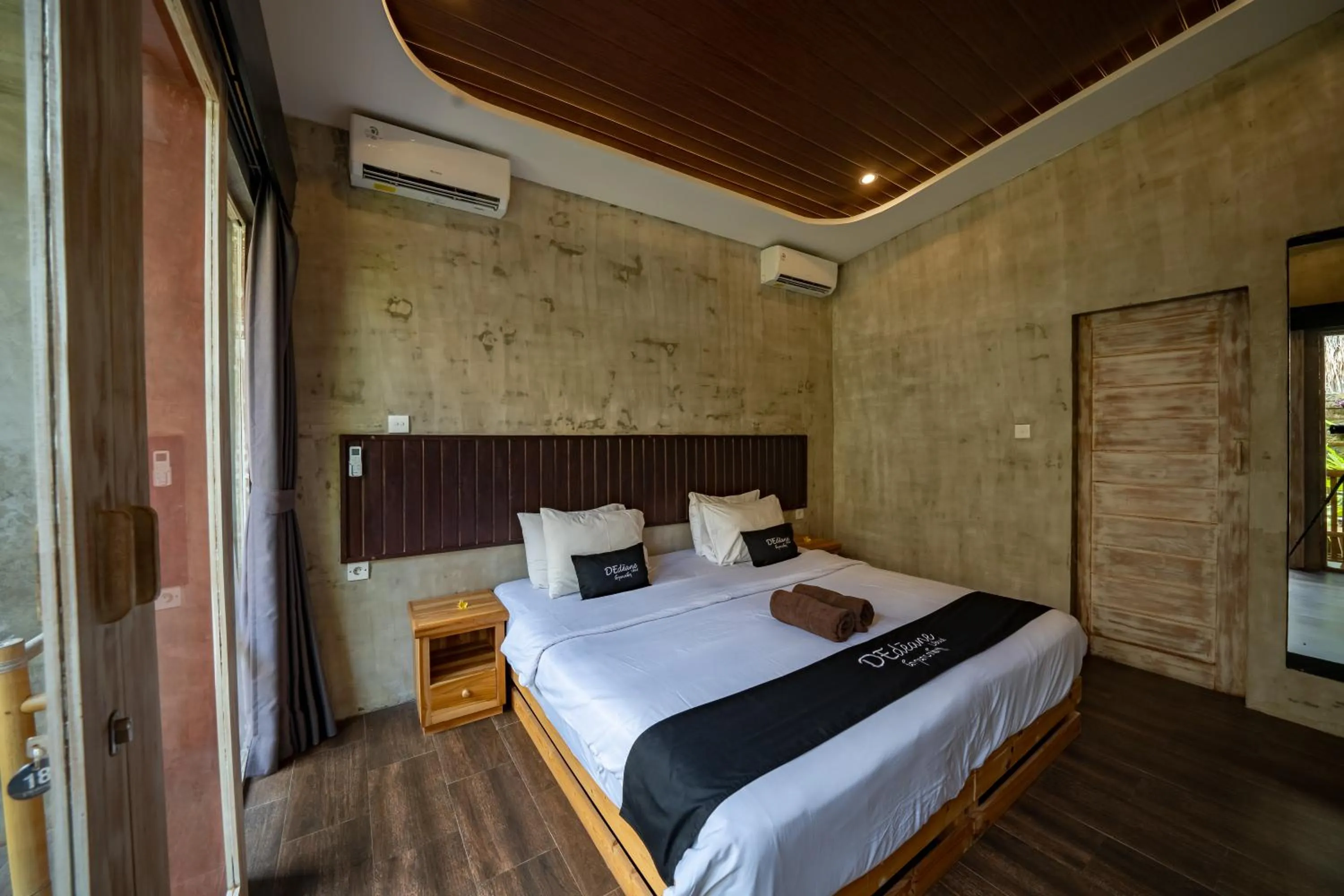 Bed in Dedeane Hotel & Yoga Retreat