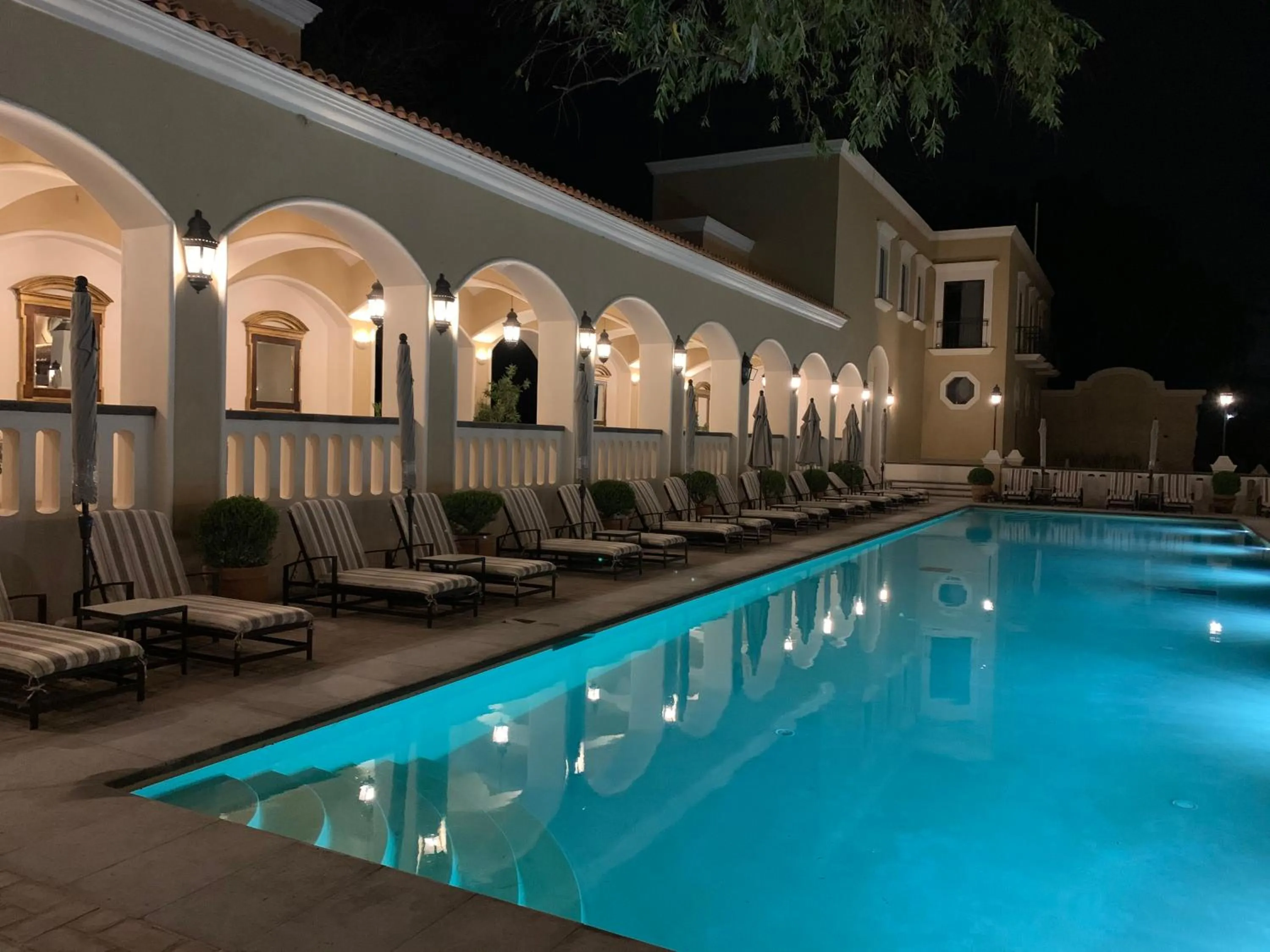Swimming pool in Villa Antigua